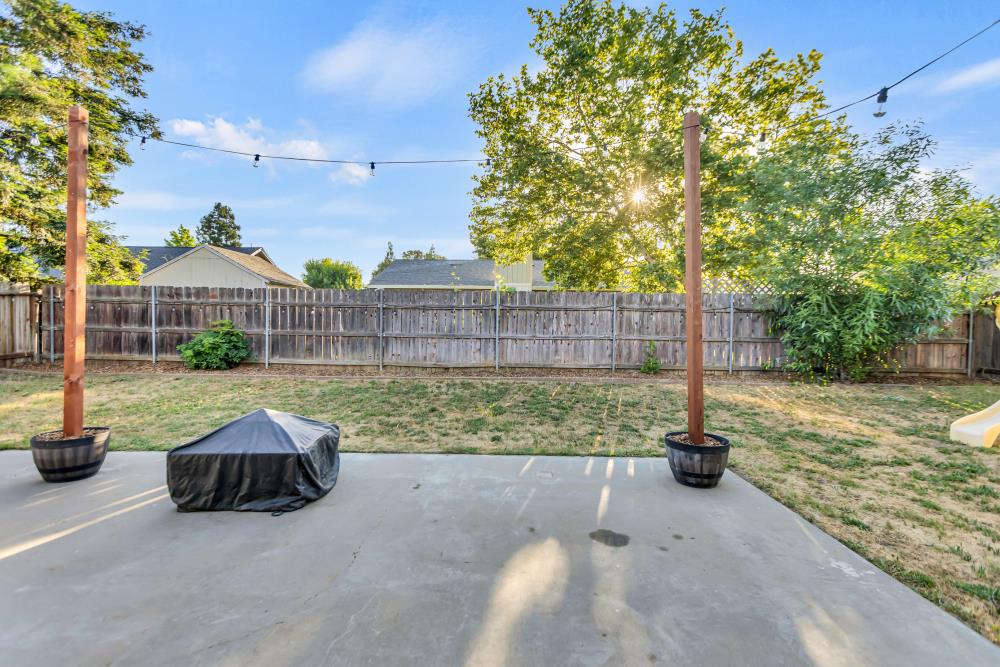 Detail Gallery Image 34 of 42 For 574 Ewell Ct, Galt,  CA 95632 - 3 Beds | 2 Baths