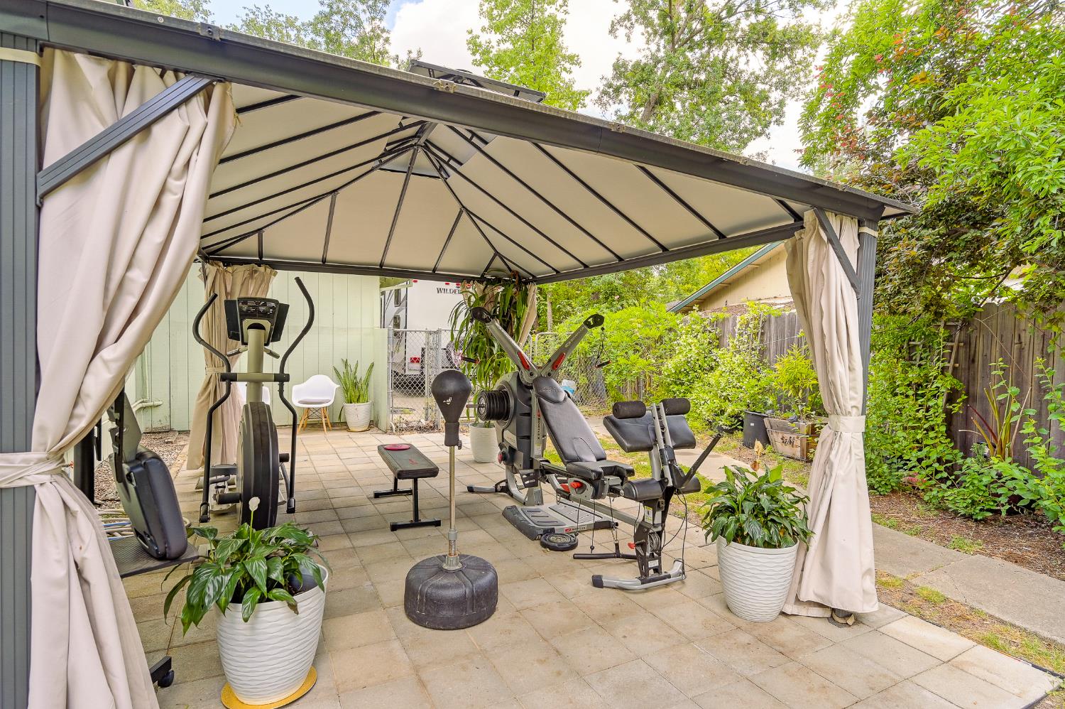 Detail Gallery Image 17 of 21 For 8174 Joe Rodgers Rd, Granite Bay,  CA 95746 - 3 Beds | 2/1 Baths
