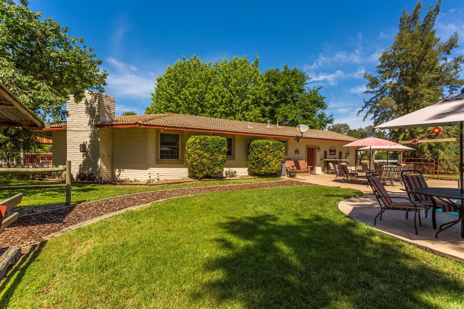 Detail Gallery Image 27 of 51 For 7398 16th St, Rio Linda,  CA 95673 - 3 Beds | 3 Baths