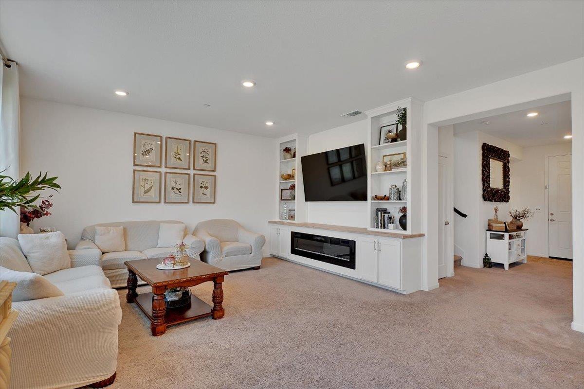 Detail Gallery Image 16 of 77 For 5130 Castleton Way, Roseville,  CA 95747 - 4 Beds | 3 Baths