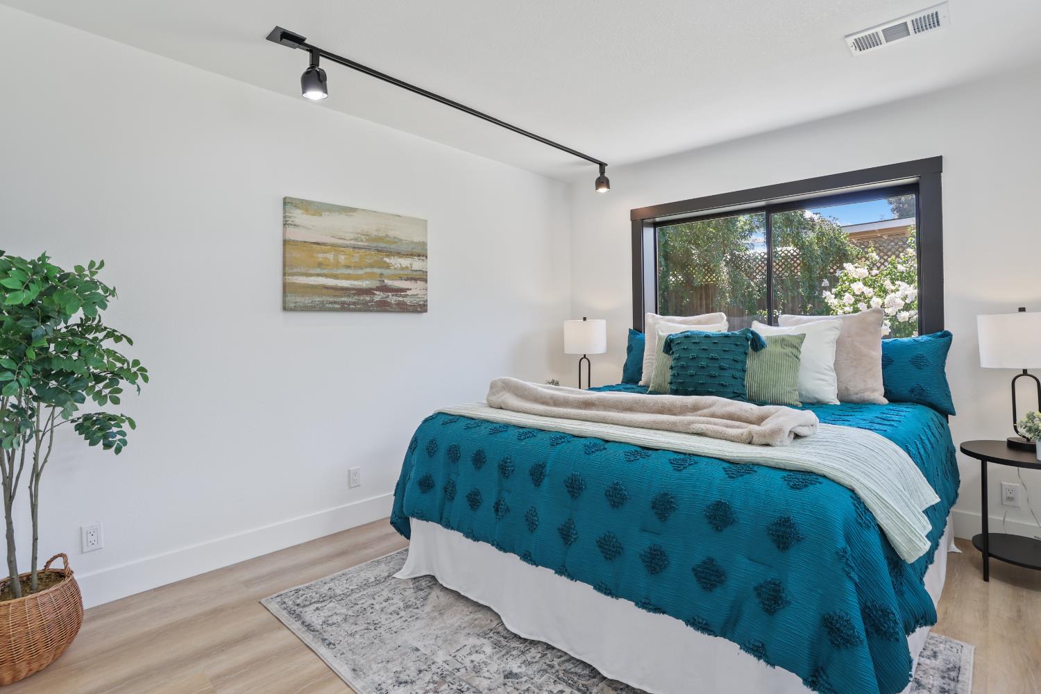Detail Gallery Image 20 of 29 For 5528 Solano Ave, Richmond,  CA 94805 - 4 Beds | 2 Baths