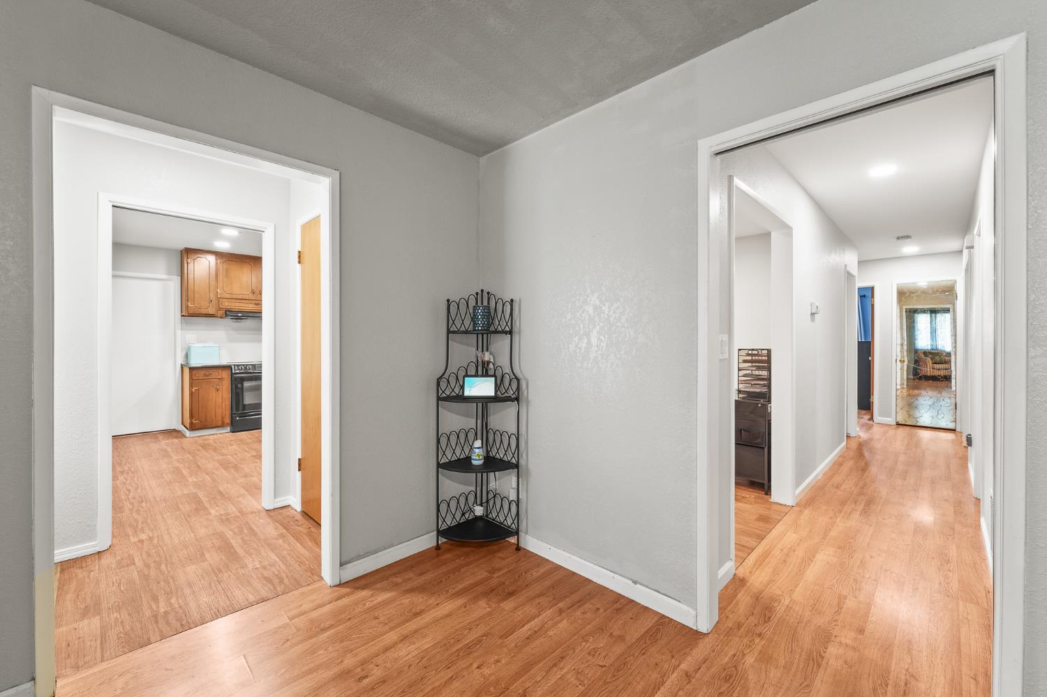 Detail Gallery Image 13 of 41 For 1425 Rosemead Ct, Modesto,  CA 95350 - 3 Beds | 2 Baths