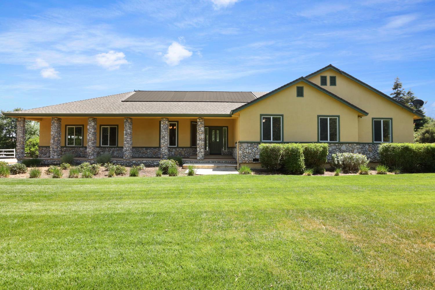 Detail Gallery Image 1 of 74 For 13703 Christensen Rd, Galt,  CA 95632 - 4 Beds | 2/1 Baths