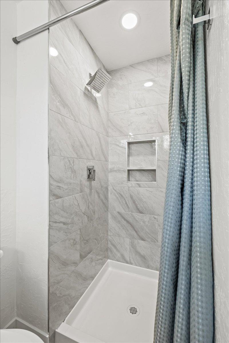 Detail Gallery Image 16 of 27 For 7538 Circle Pkwy, Sacramento,  CA 95823 - 3 Beds | 2 Baths