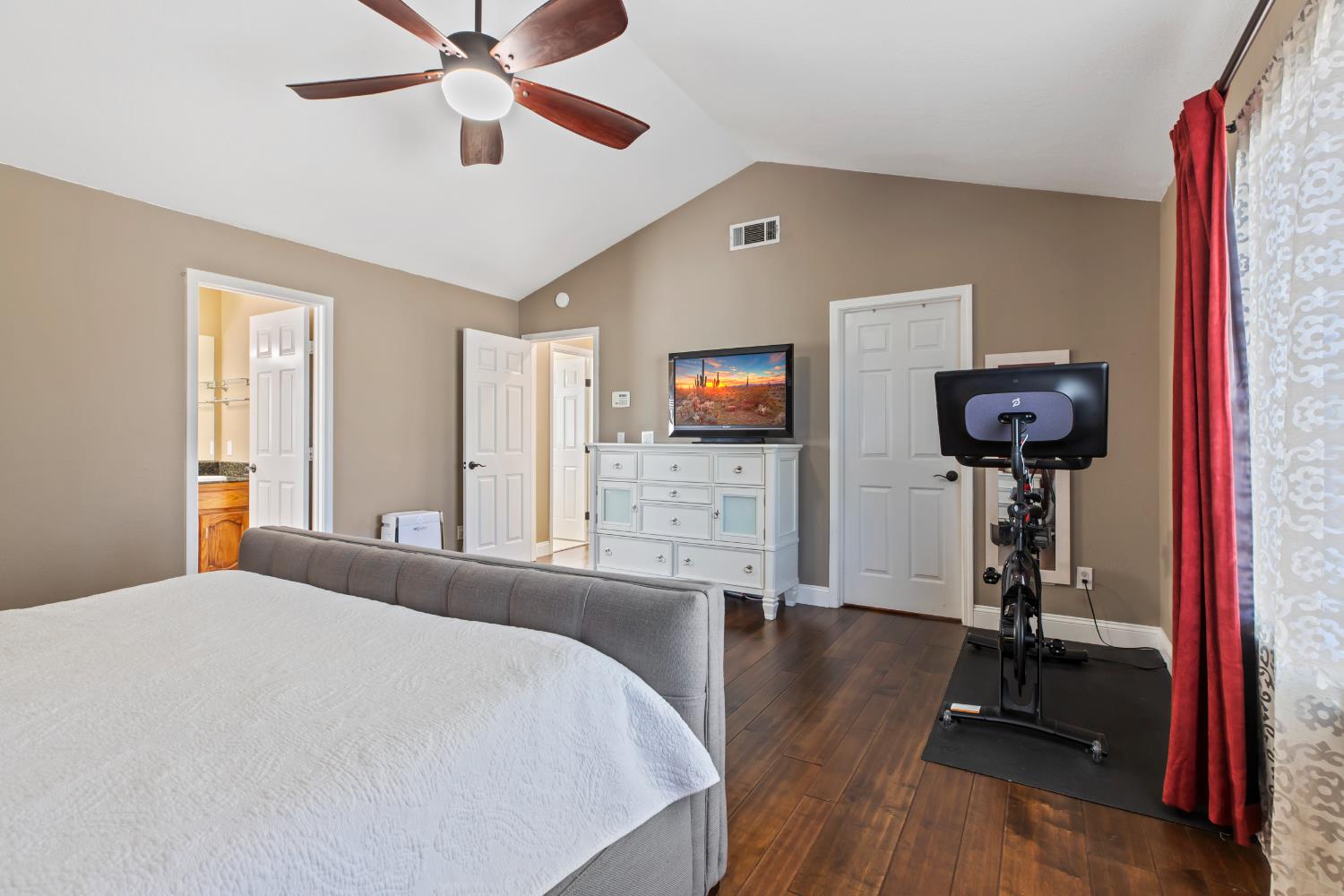 Detail Gallery Image 23 of 38 For 3092 Village Park Ct, Turlock,  CA 95382 - 4 Beds | 2/1 Baths