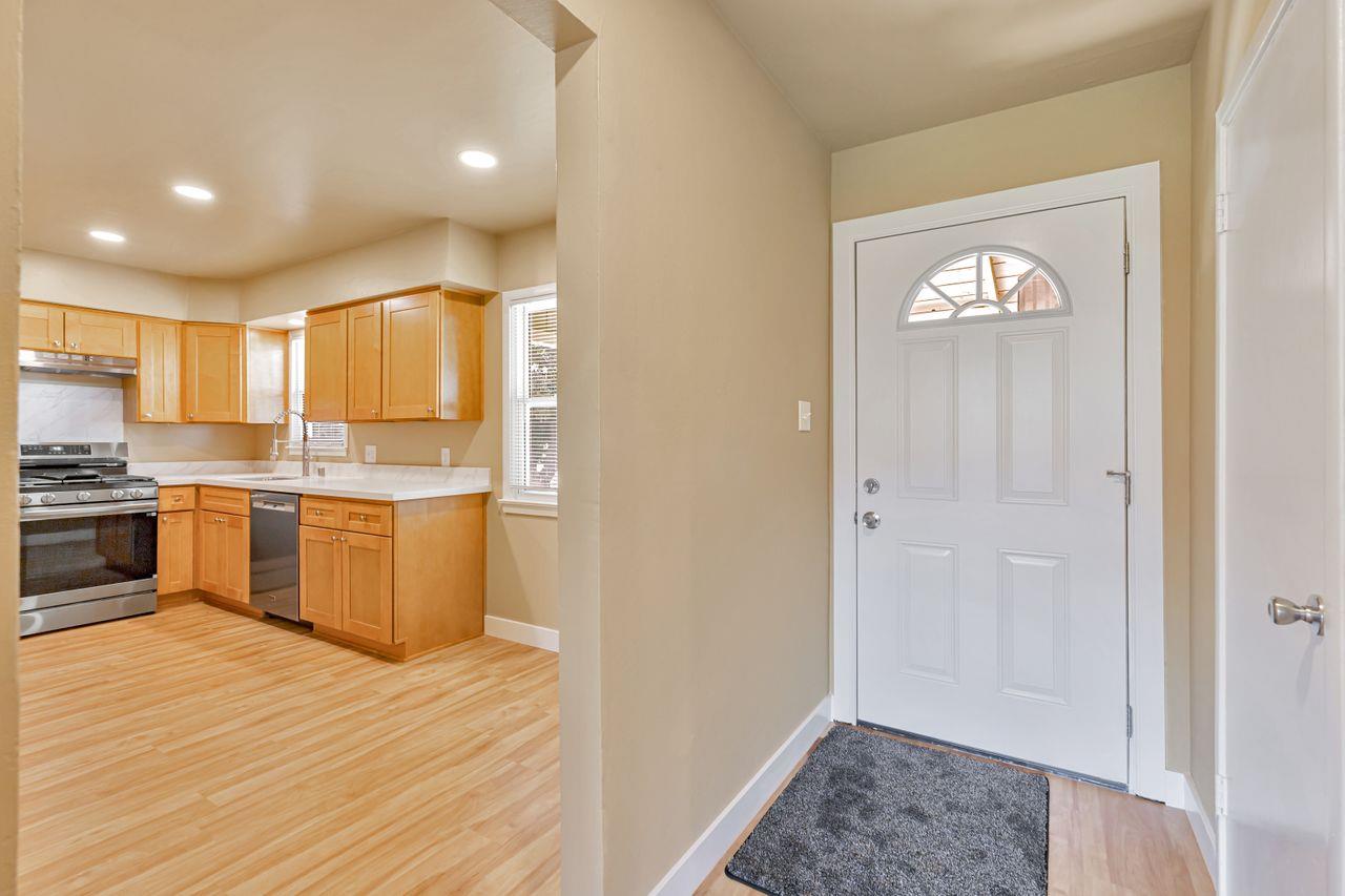 Detail Gallery Image 13 of 72 For 4130 Arden Way, Sacramento,  CA 95864 - – Beds | – Baths