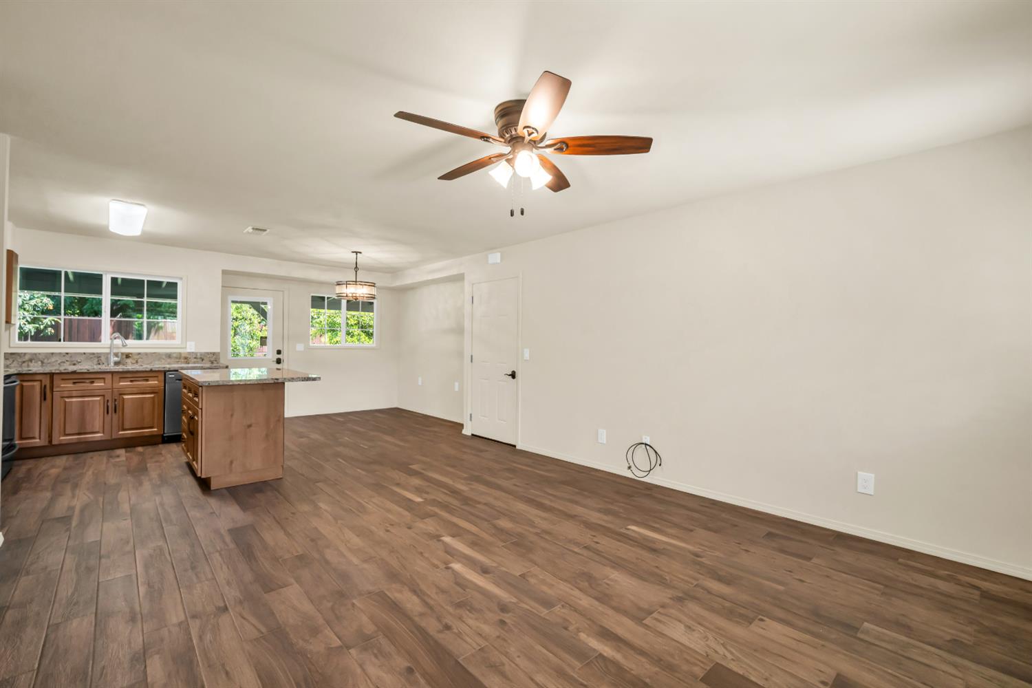 Detail Gallery Image 11 of 47 For 7166 Arutas Dr, North Highlands,  CA 95660 - 3 Beds | 2 Baths