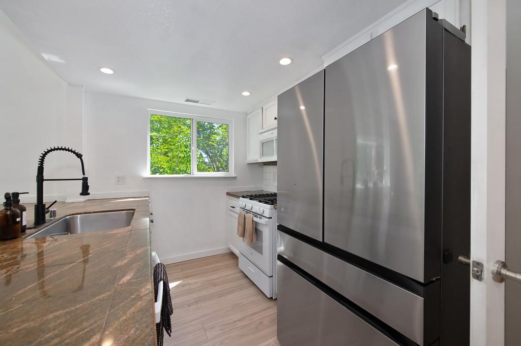 Detail Gallery Image 17 of 68 For 17725 Lake Forest Dr, Penn Valley,  CA 95946 - 3 Beds | 2 Baths