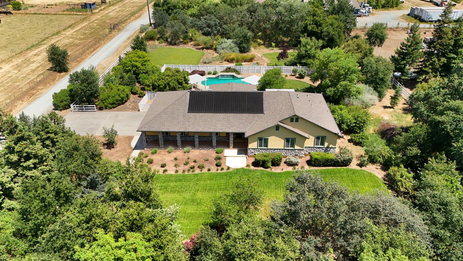 Detail Gallery Image 2 of 74 For 13703 Christensen Rd, Galt,  CA 95632 - 4 Beds | 2/1 Baths