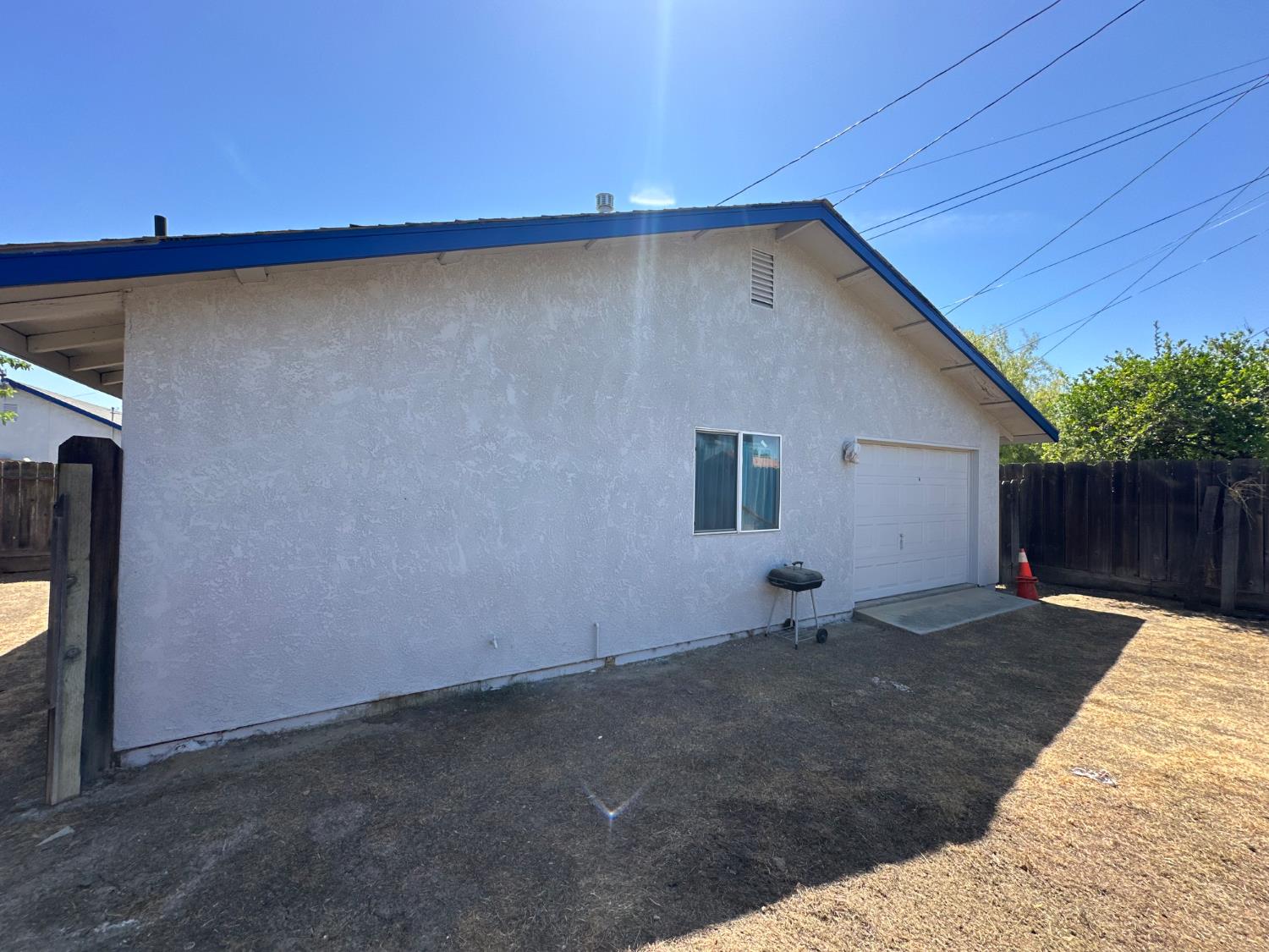 Detail Gallery Image 8 of 22 For 960 F St, Los Banos,  CA 93635 - 2 Beds | 1 Baths