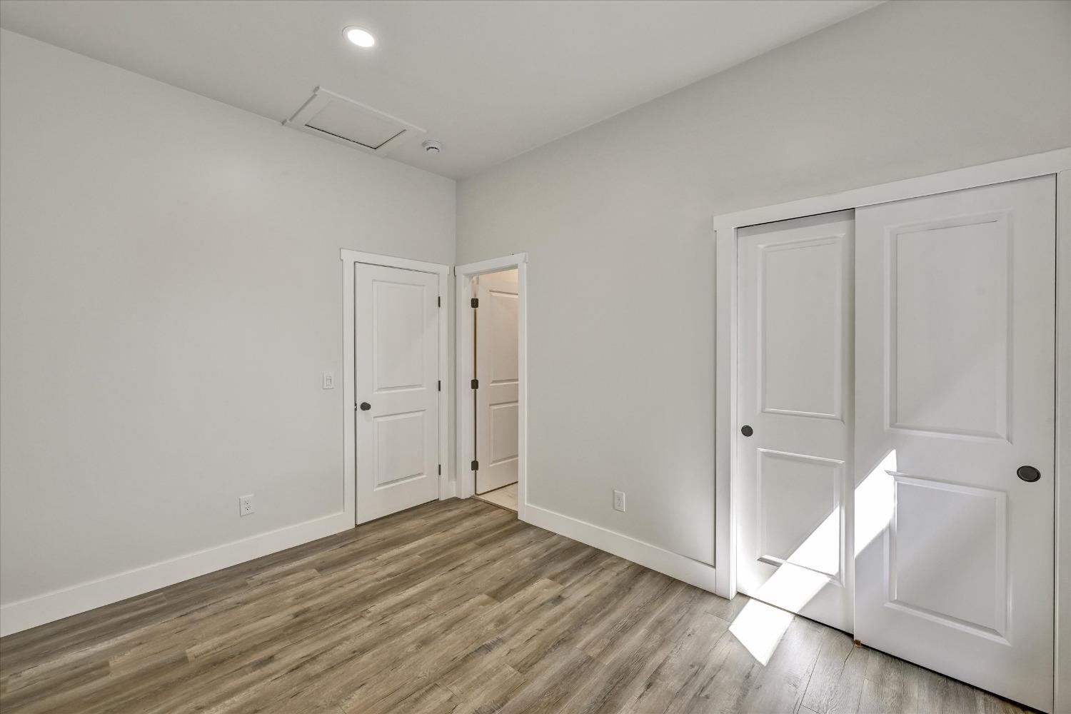 Detail Gallery Image 9 of 32 For 2019 12th St, Sacramento,  CA 95818 - – Beds | – Baths