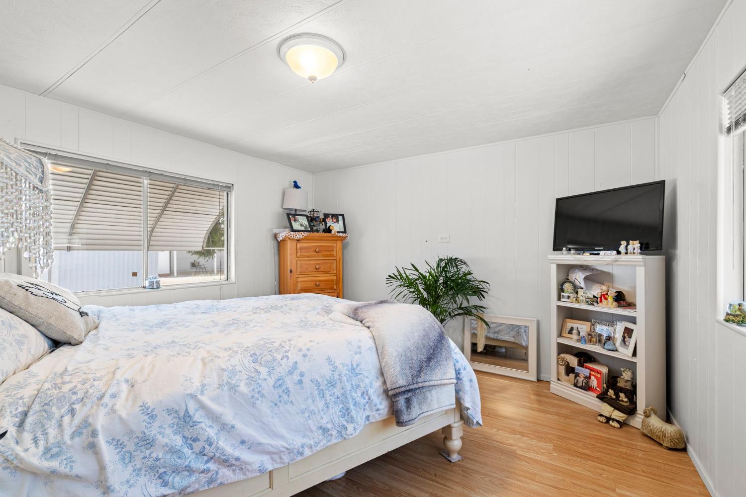 Detail Gallery Image 14 of 27 For 2540 Grass Valley Hwy 105, Auburn,  CA 95603 - 2 Beds | 1 Baths