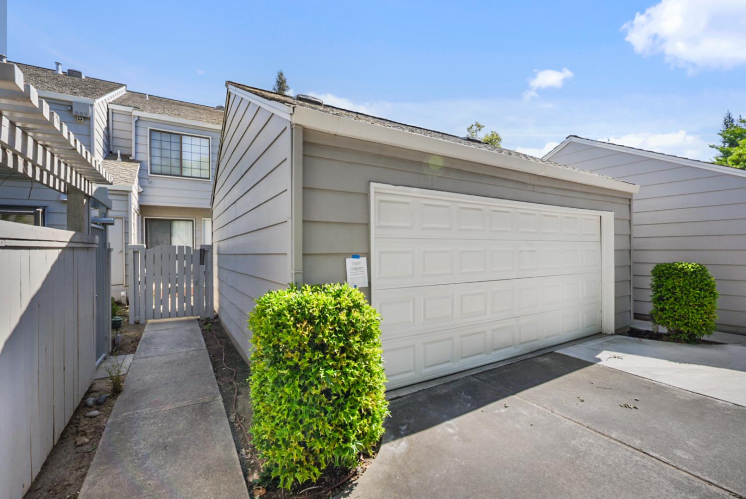 Detail Gallery Image 2 of 28 For 230 W Rumble Rd #B,  Modesto,  CA 95350 - 2 Beds | 1/1 Baths