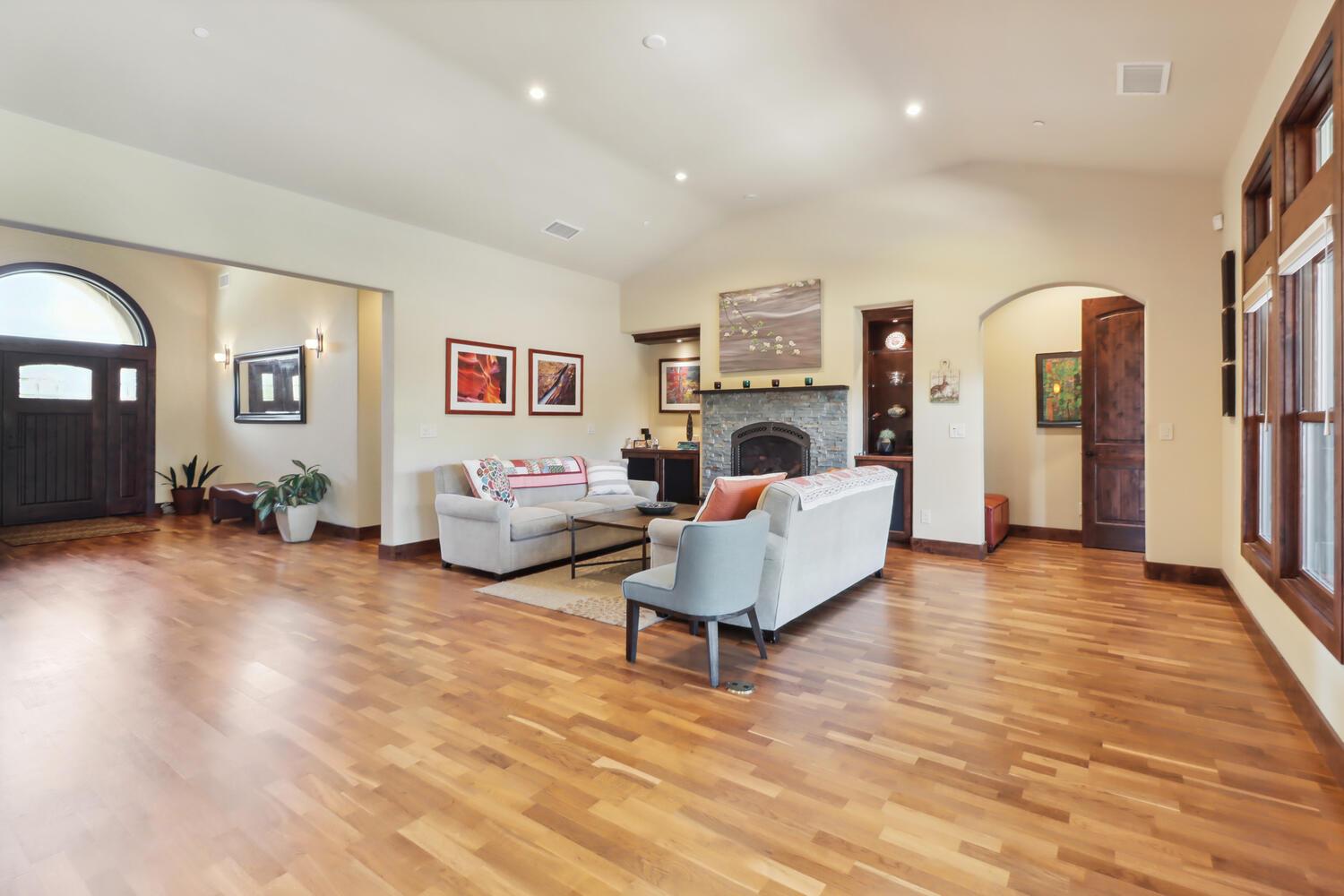Detail Gallery Image 8 of 55 For 2253 Somerset Cir, Woodland,  CA 95776 - 3 Beds | 2 Baths