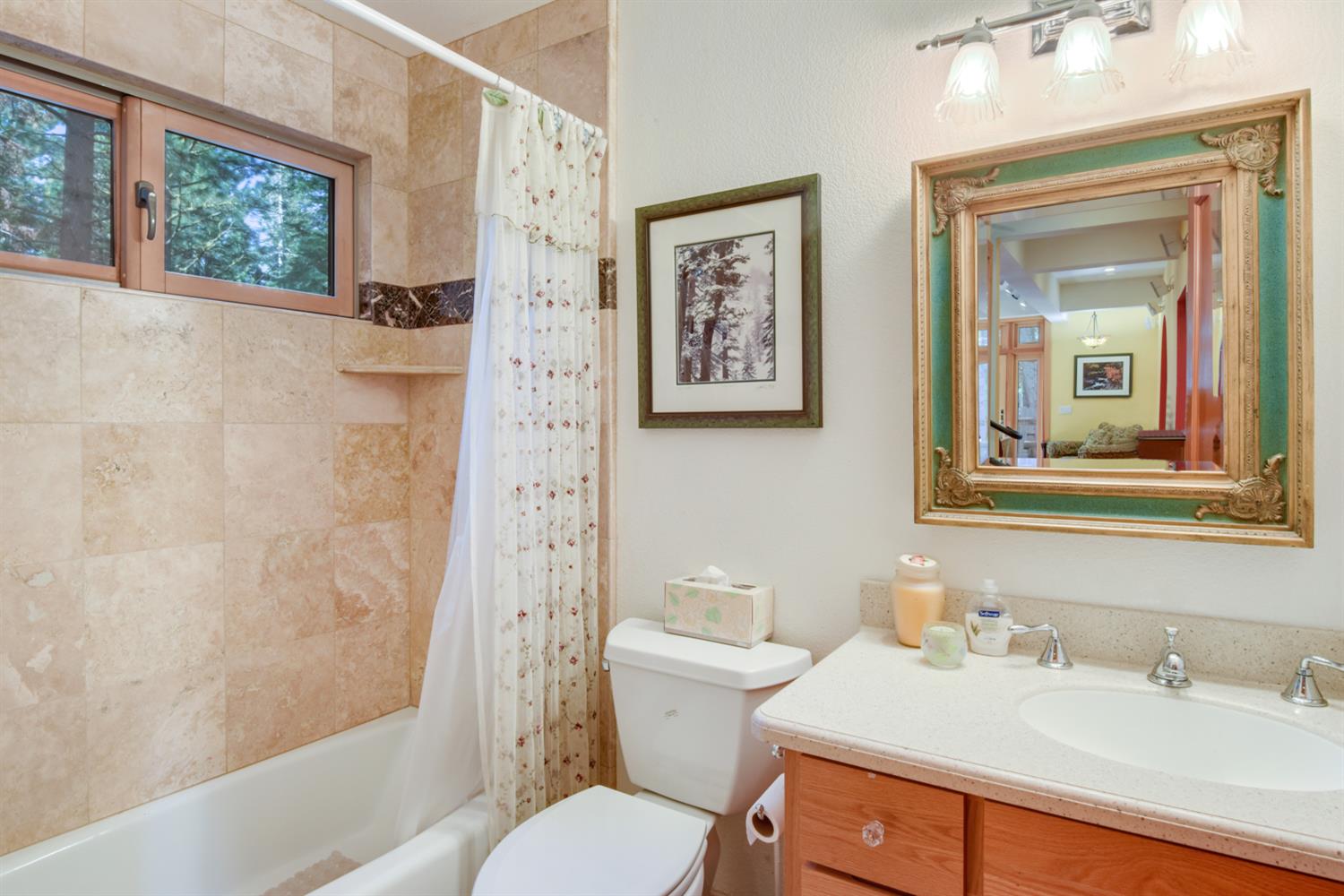 Detail Gallery Image 21 of 42 For 1724 Mohican Dr, South Lake Tahoe,  CA 96150 - 3 Beds | 2/1 Baths
