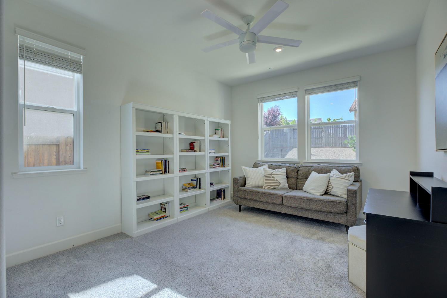 Detail Gallery Image 20 of 50 For 1216 Fence Post Way, Roseville,  CA 95747 - 4 Beds | 4 Baths