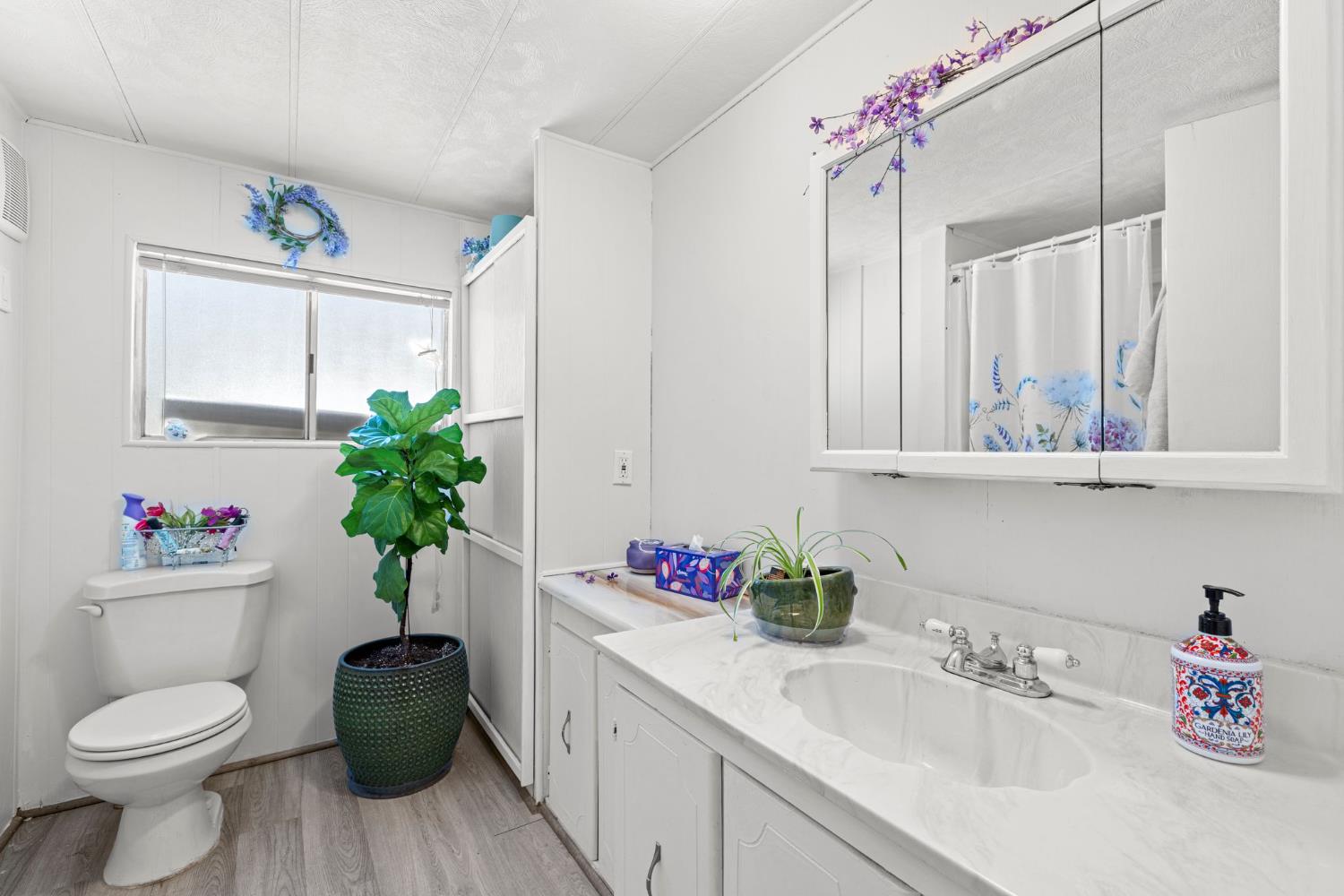 Detail Gallery Image 13 of 27 For 2540 Grass Valley Hwy 105, Auburn,  CA 95603 - 2 Beds | 1 Baths