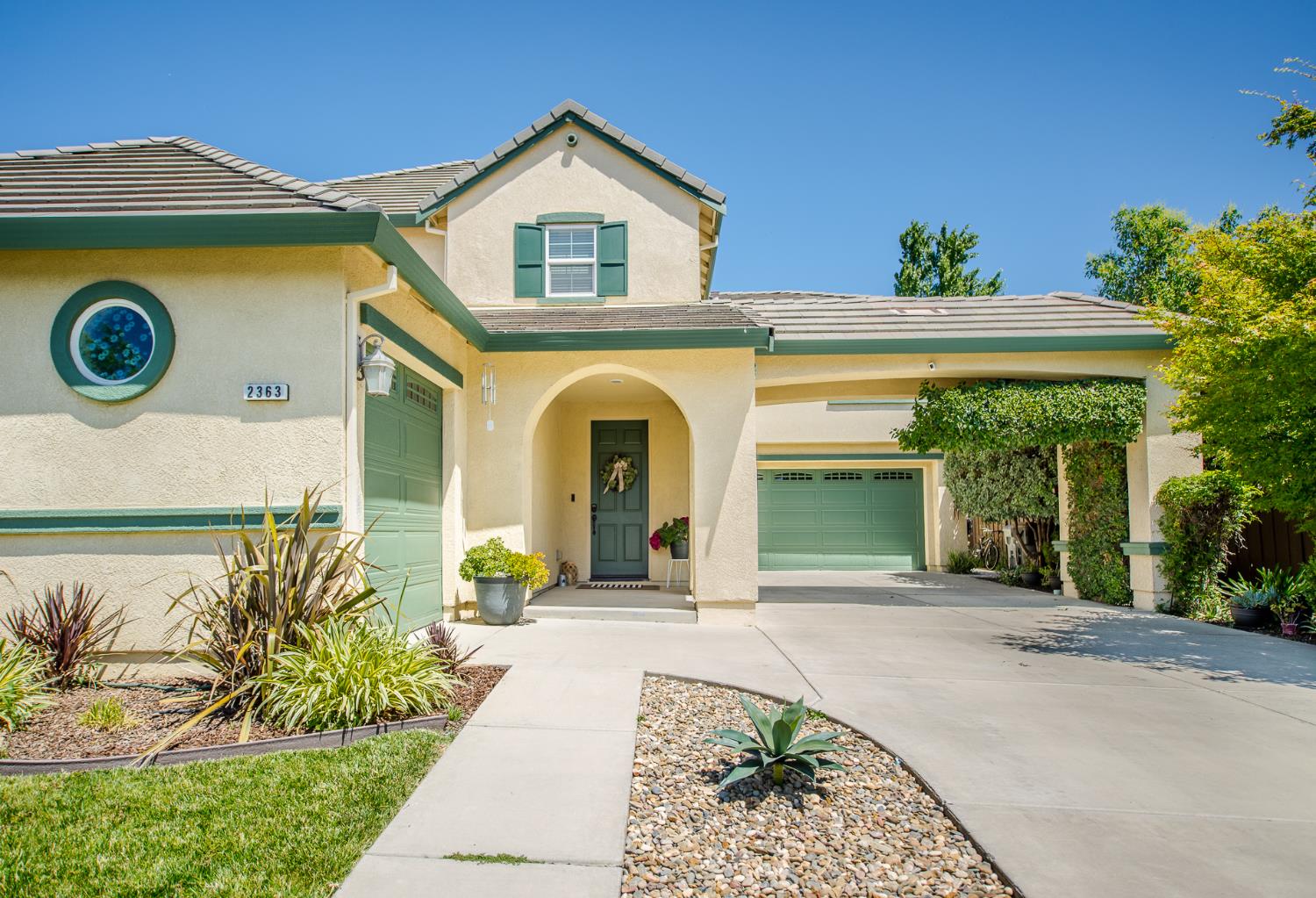 Detail Gallery Image 2 of 38 For 2363 Ackley Pl, Woodland,  CA 95776 - 5 Beds | 4 Baths