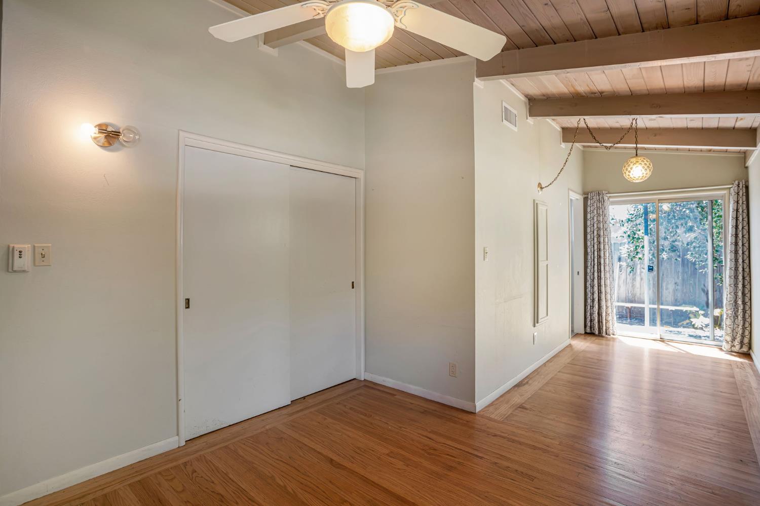 Detail Gallery Image 17 of 28 For 916 B St, Davis,  CA 95616 - 3 Beds | 3 Baths