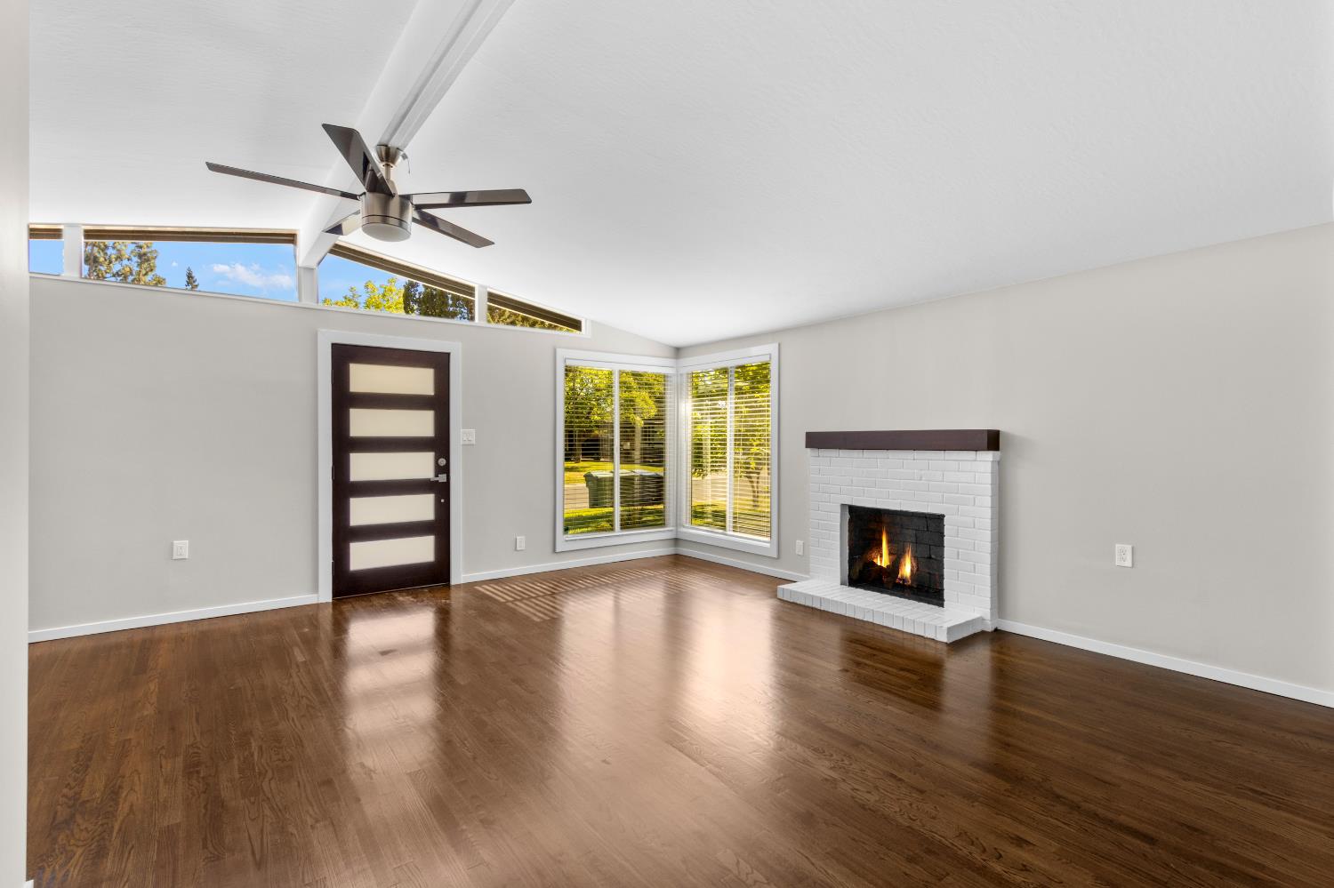 Detail Gallery Image 12 of 65 For 4937 Donovan Dr, Carmichael,  CA 95608 - 3 Beds | 2 Baths