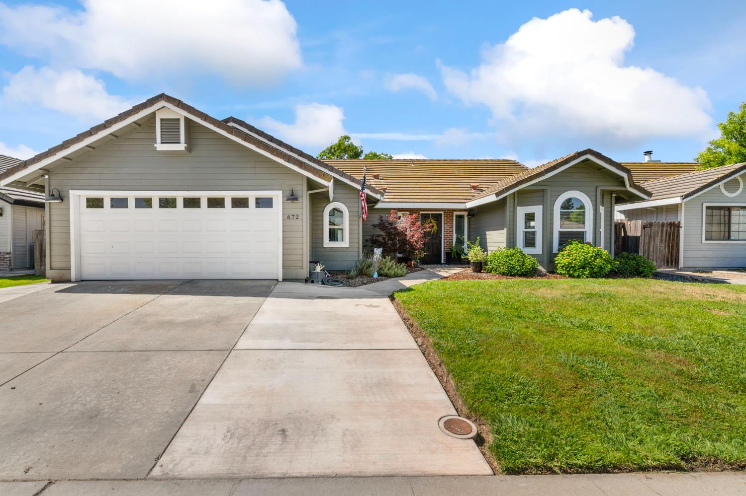 Detail Gallery Image 1 of 38 For 672 Pestana Dr, Galt,  CA 95632 - 3 Beds | 2 Baths