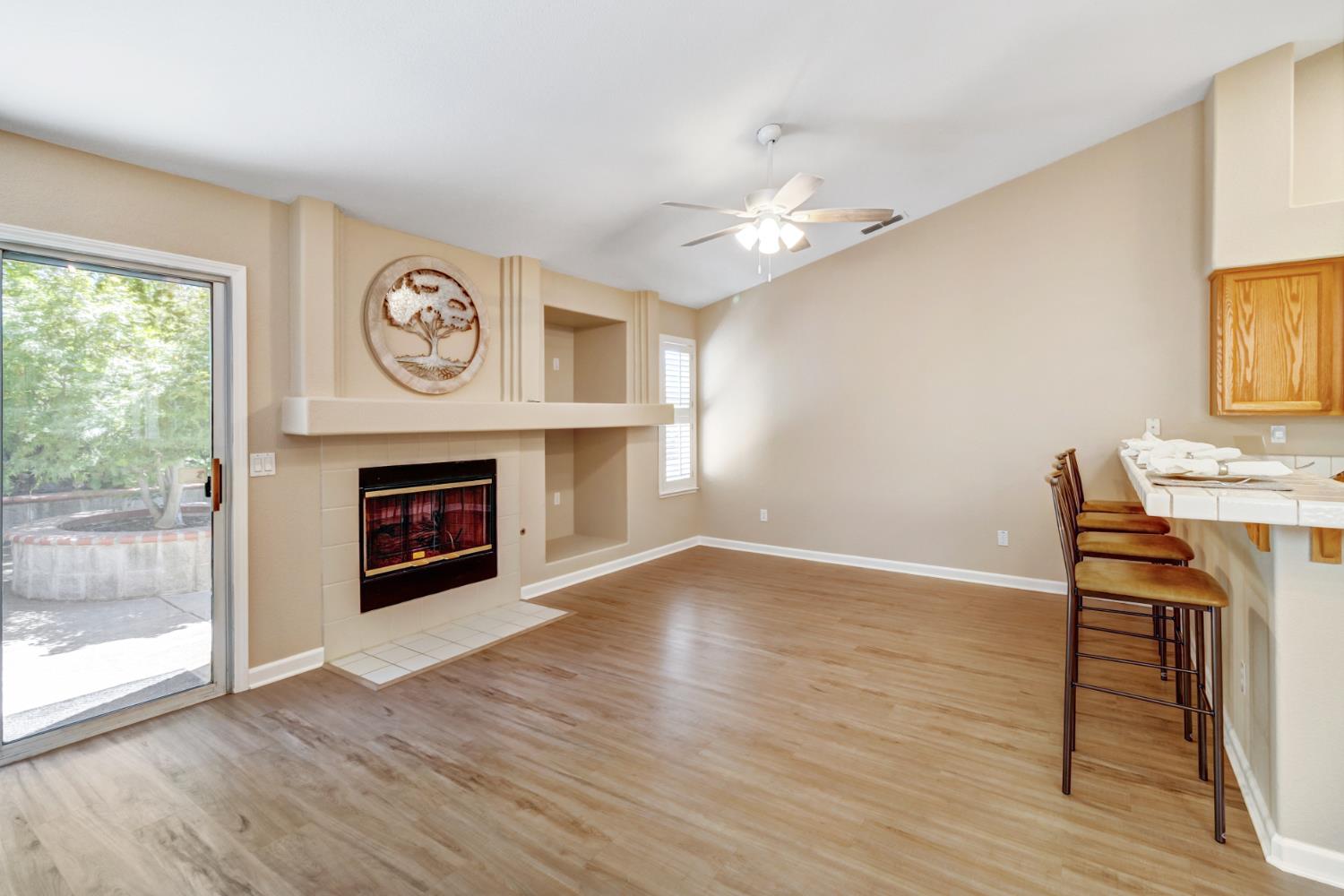 Detail Gallery Image 11 of 47 For 711 Sands Way, Folsom,  CA 95630 - 3 Beds | 2 Baths