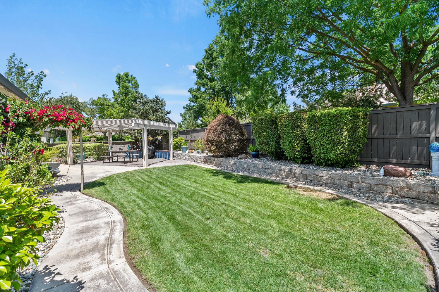 Detail Gallery Image 7 of 65 For 9501 Misty Cove Ln, Elk Grove,  CA 95758 - 2 Beds | 2 Baths