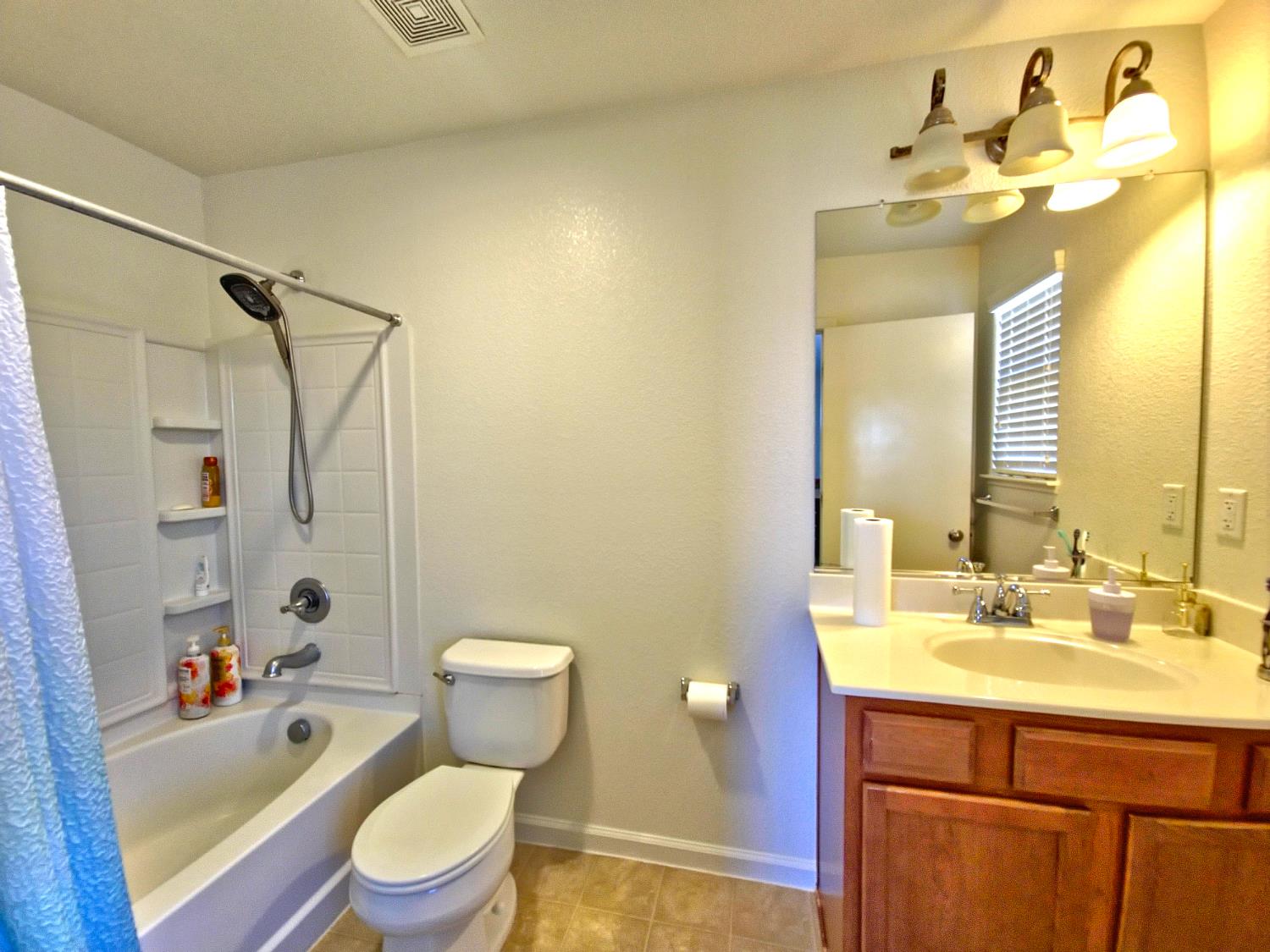 Detail Gallery Image 12 of 18 For 1572 Minories Dr, Olivehurst,  CA 95961 - 3 Beds | 2 Baths