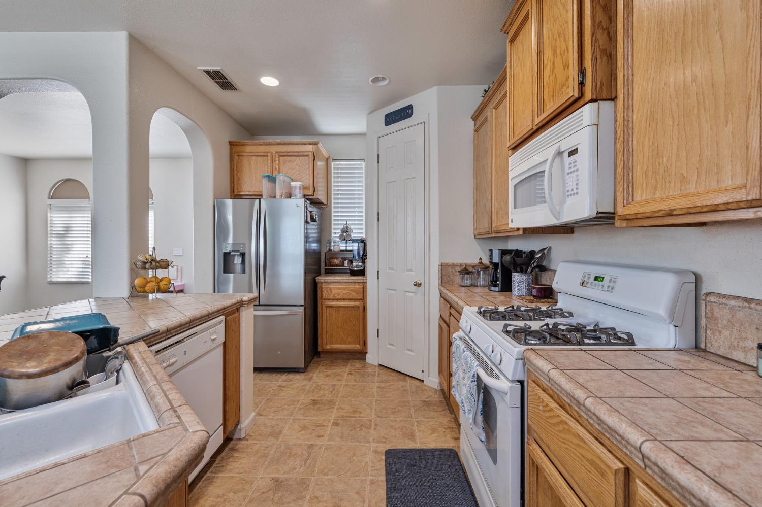 Detail Gallery Image 12 of 25 For 2081 Tangerine Ave, Madera,  CA 93637 - 3 Beds | 2 Baths