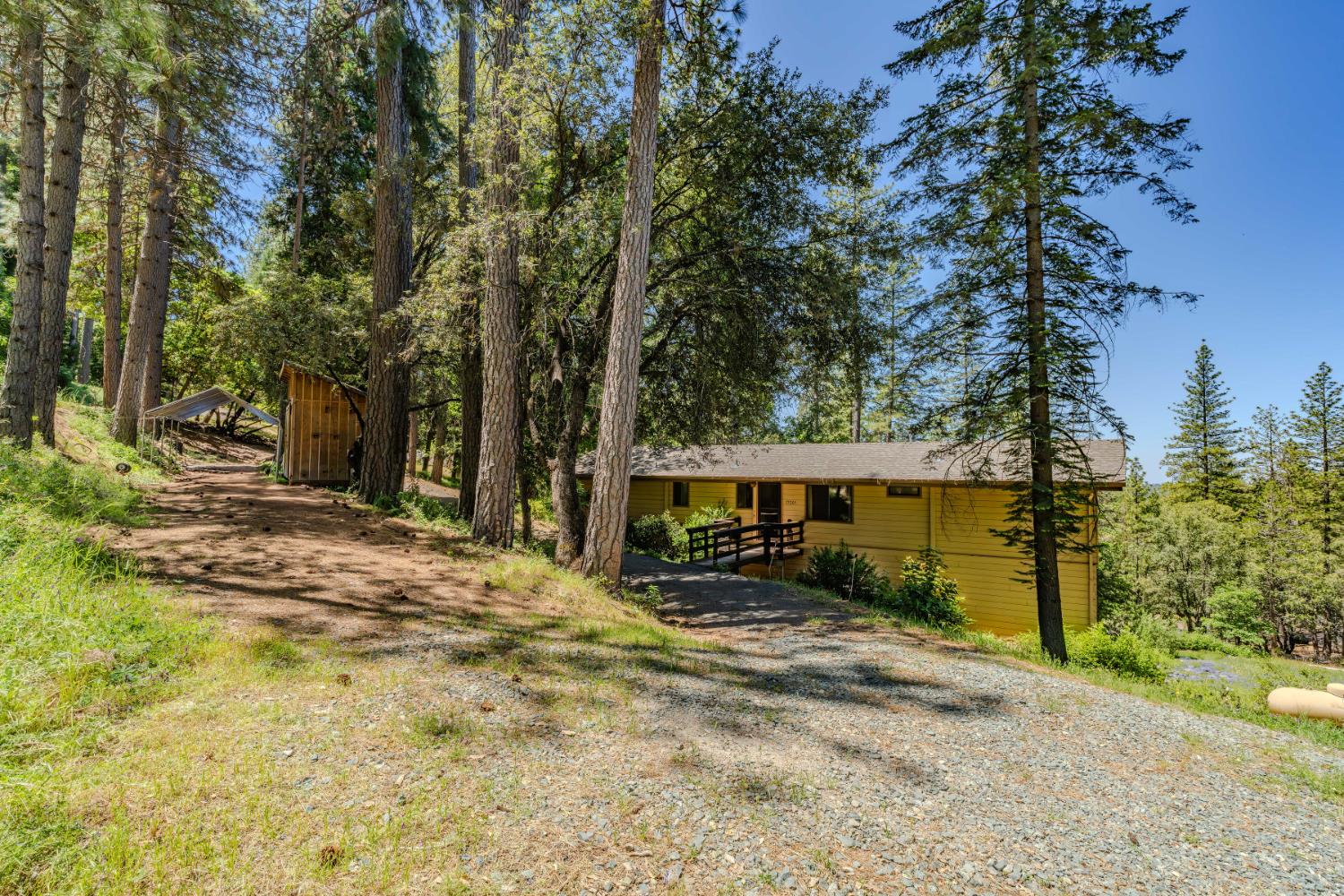 Detail Gallery Image 4 of 48 For 23205 Roden, Pioneer,  CA 95666 - 2 Beds | 2 Baths