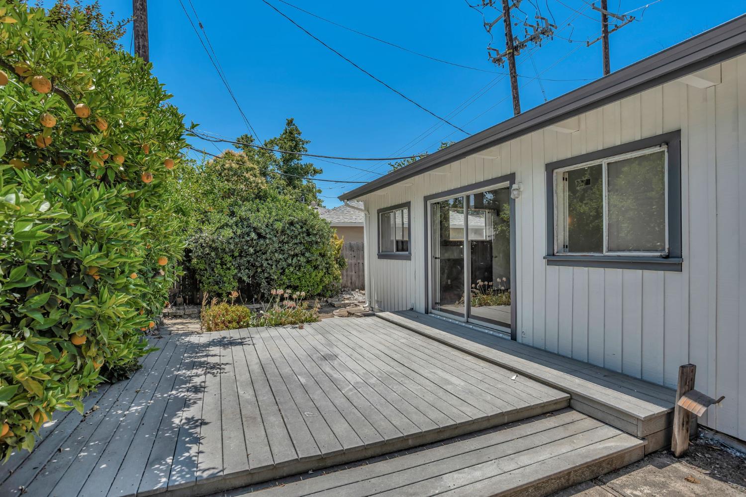 Detail Gallery Image 25 of 28 For 916 B St, Davis,  CA 95616 - 3 Beds | 3 Baths