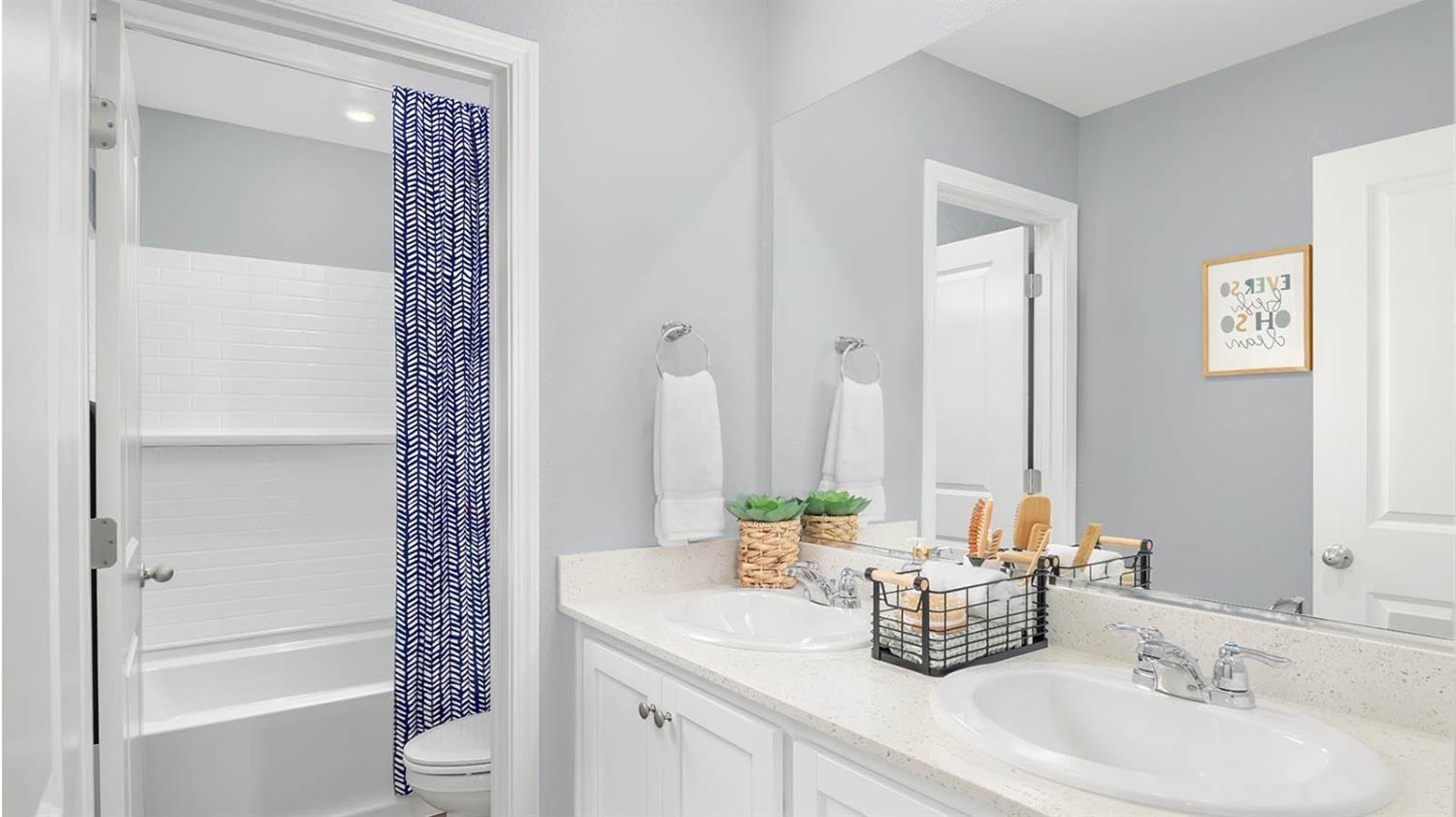 Detail Gallery Image 6 of 7 For 18462 Waterfront Way, Lathrop,  CA 95330 - 4 Beds | 2/1 Baths