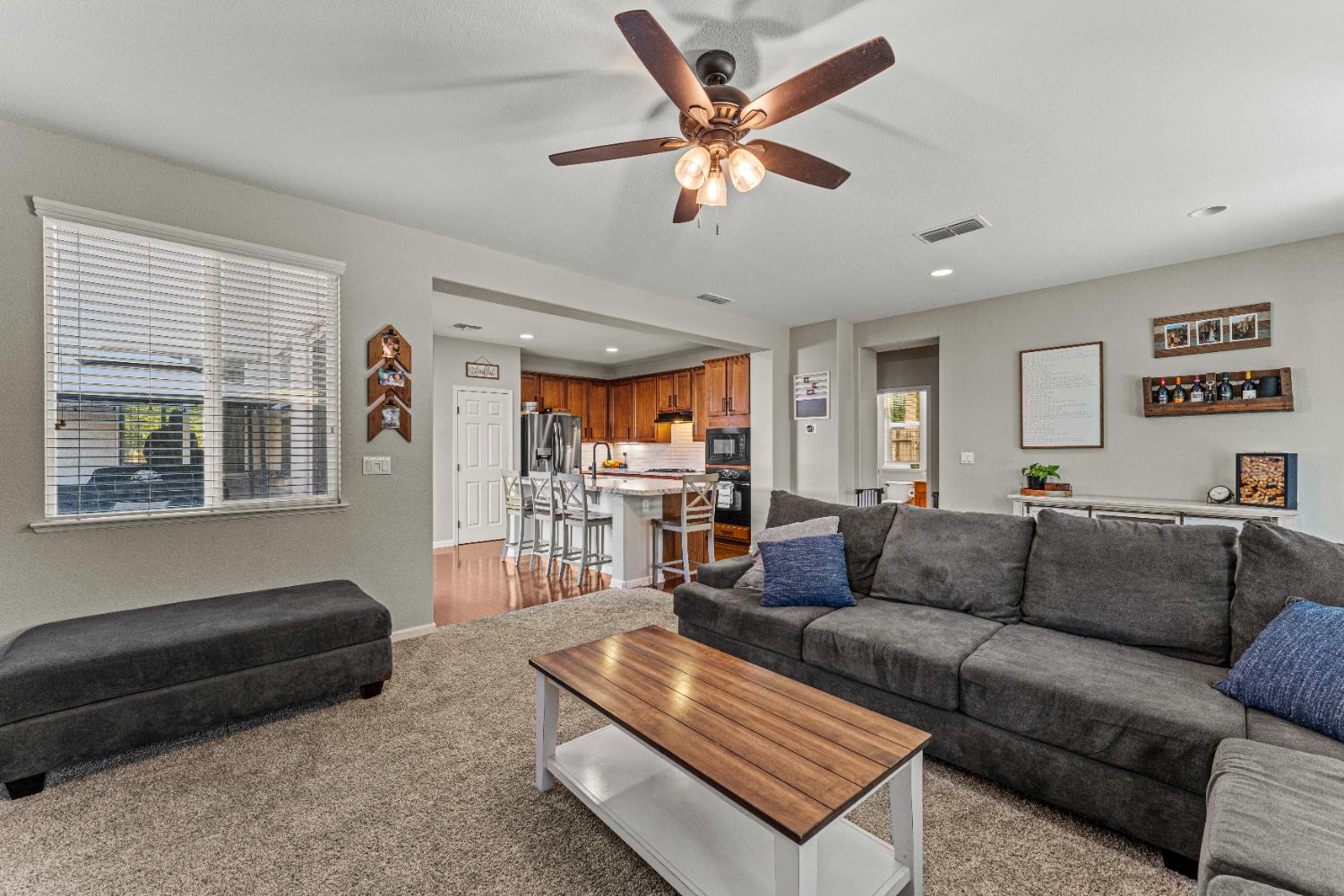 Detail Gallery Image 8 of 38 For 1283 Torrington Ln, Lincoln,  CA 95648 - 5 Beds | 3 Baths