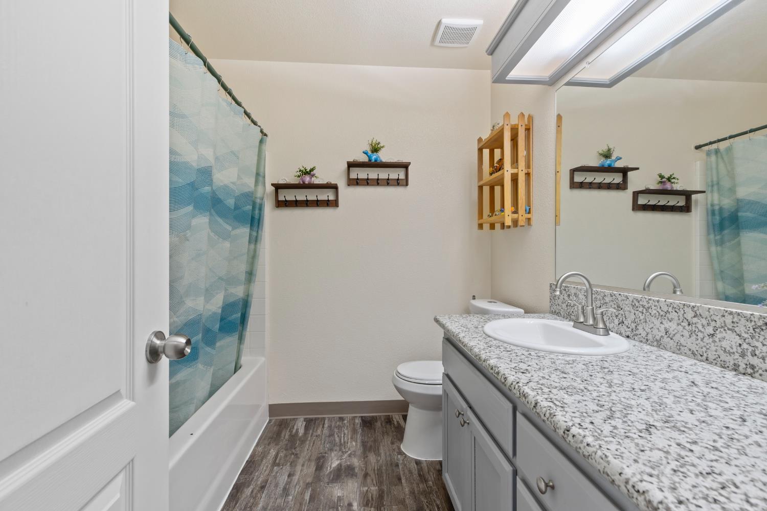 Detail Gallery Image 9 of 34 For 735 Woodbury Ct, Los Banos,  CA 93635 - 4 Beds | 2 Baths