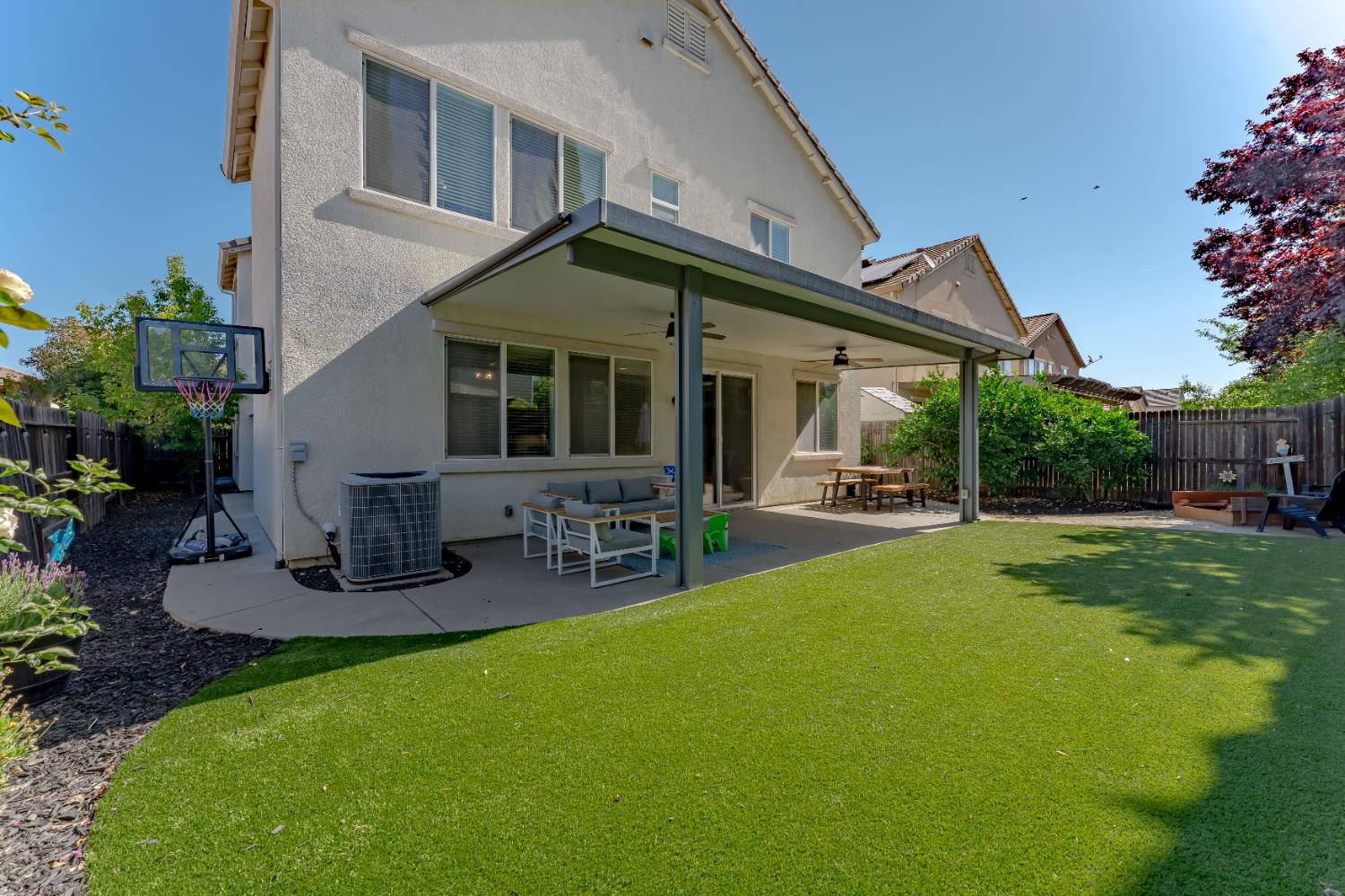 Detail Gallery Image 11 of 38 For 1283 Torrington Ln, Lincoln,  CA 95648 - 5 Beds | 3 Baths