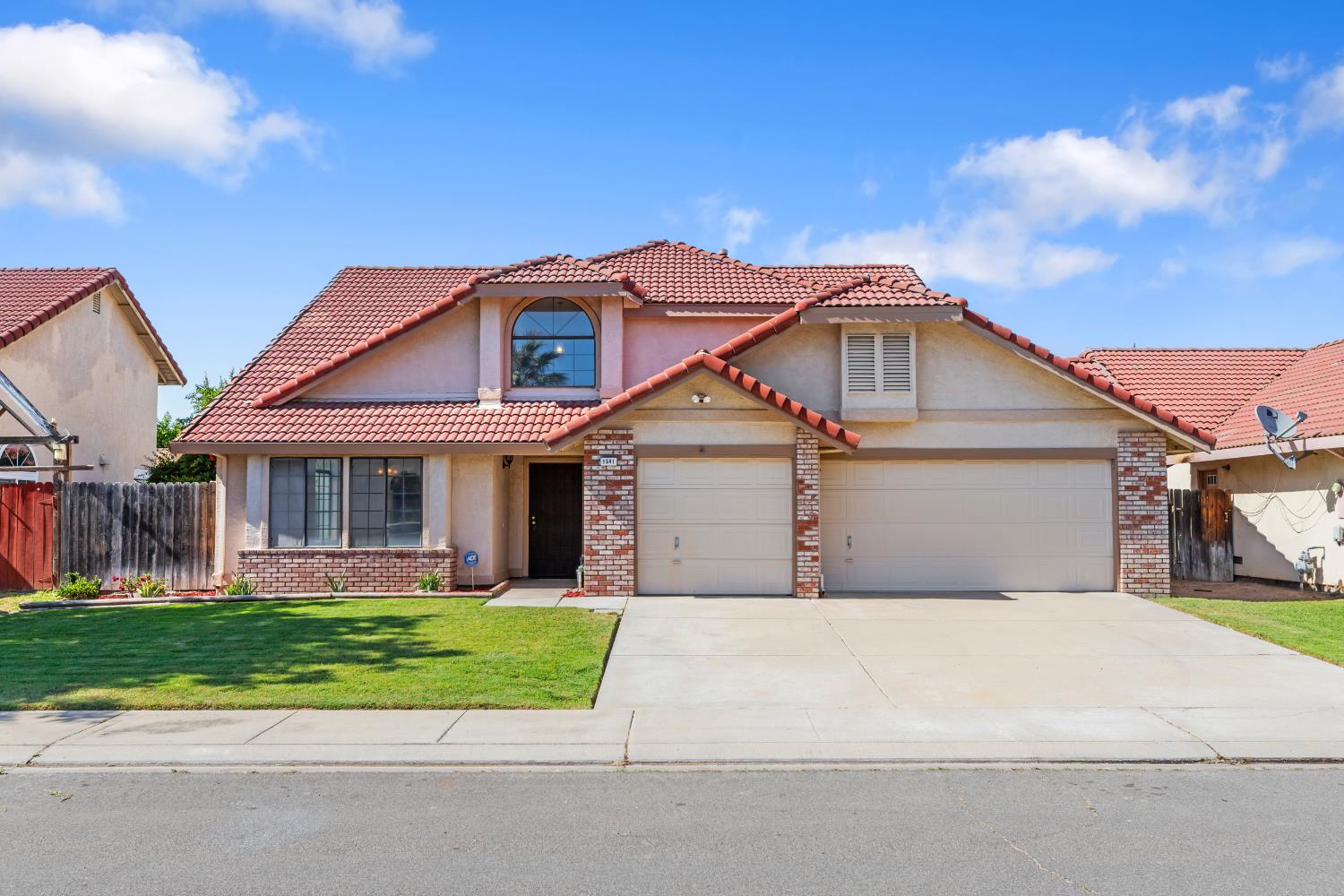 Detail Gallery Image 1 of 42 For 1541 Marazzi Ln, Ceres,  CA 95307 - 4 Beds | 3 Baths