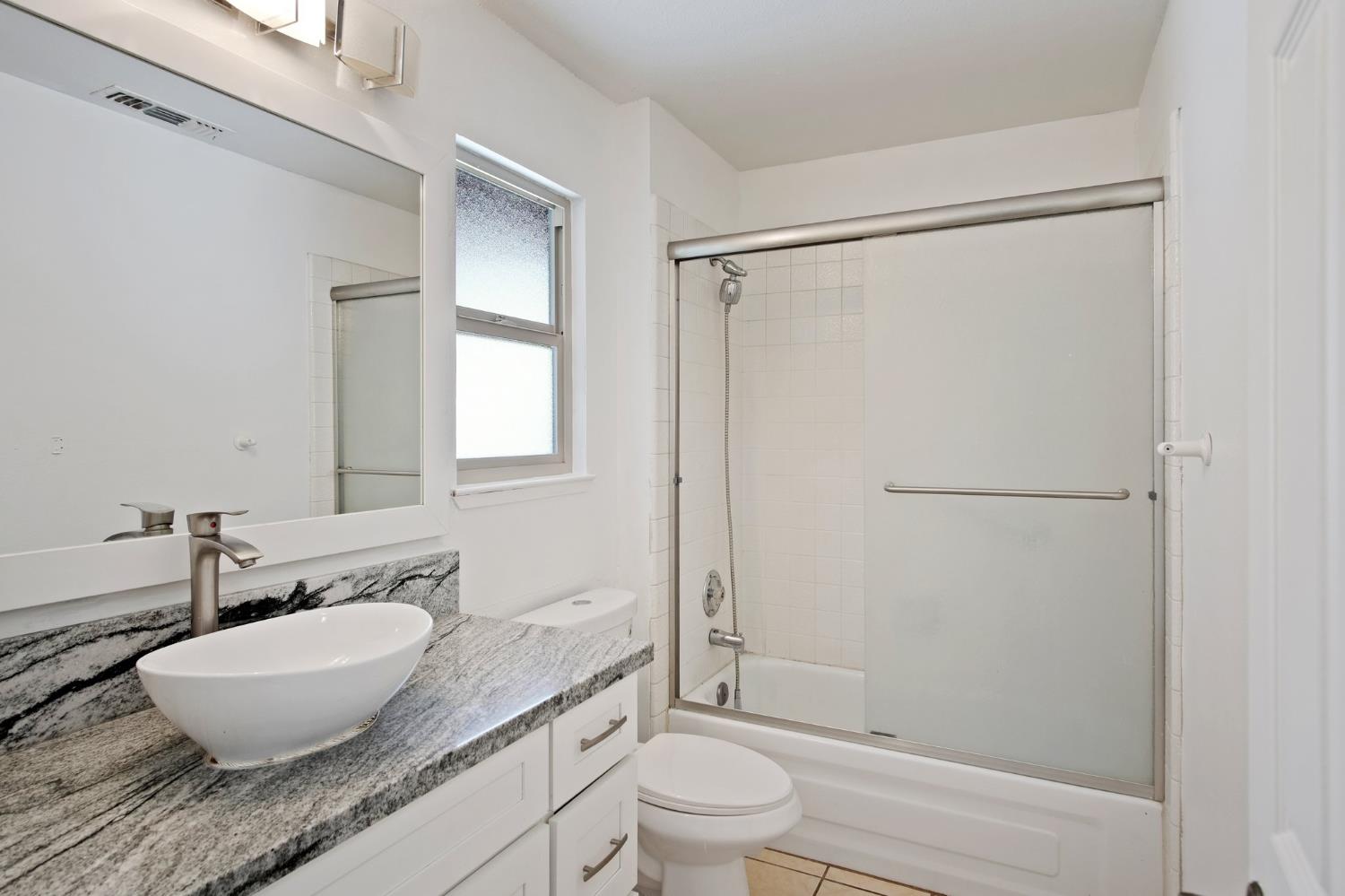 Detail Gallery Image 16 of 30 For 1821 Laurel Oak Dr, Modesto,  CA 95354 - 2 Beds | 2 Baths