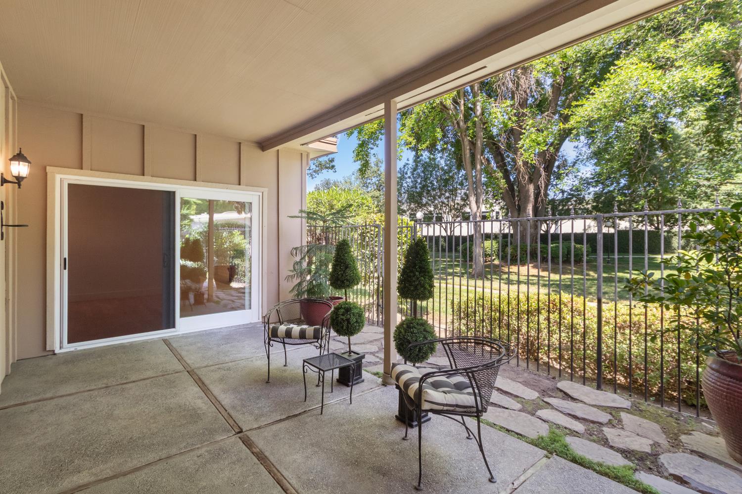 Detail Gallery Image 34 of 48 For 815 Commons Dr, Sacramento,  CA 95825 - 2 Beds | 2 Baths