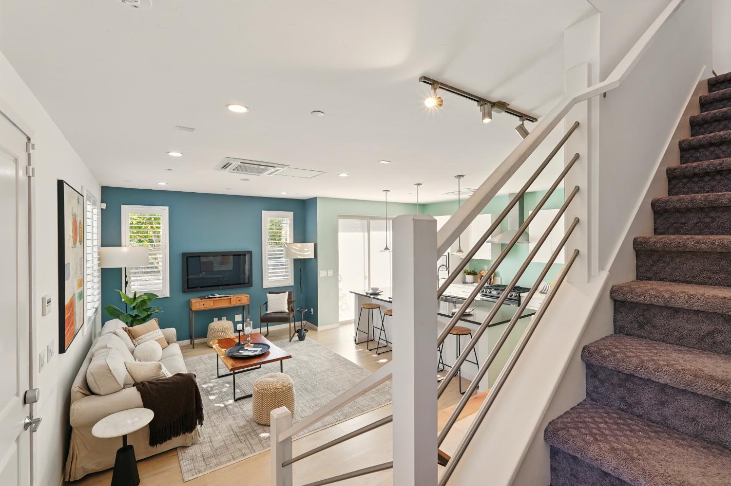 Detail Gallery Image 15 of 25 For 2601 Cleat Ln, Sacramento,  CA 95818 - 2 Beds | 2/1 Baths