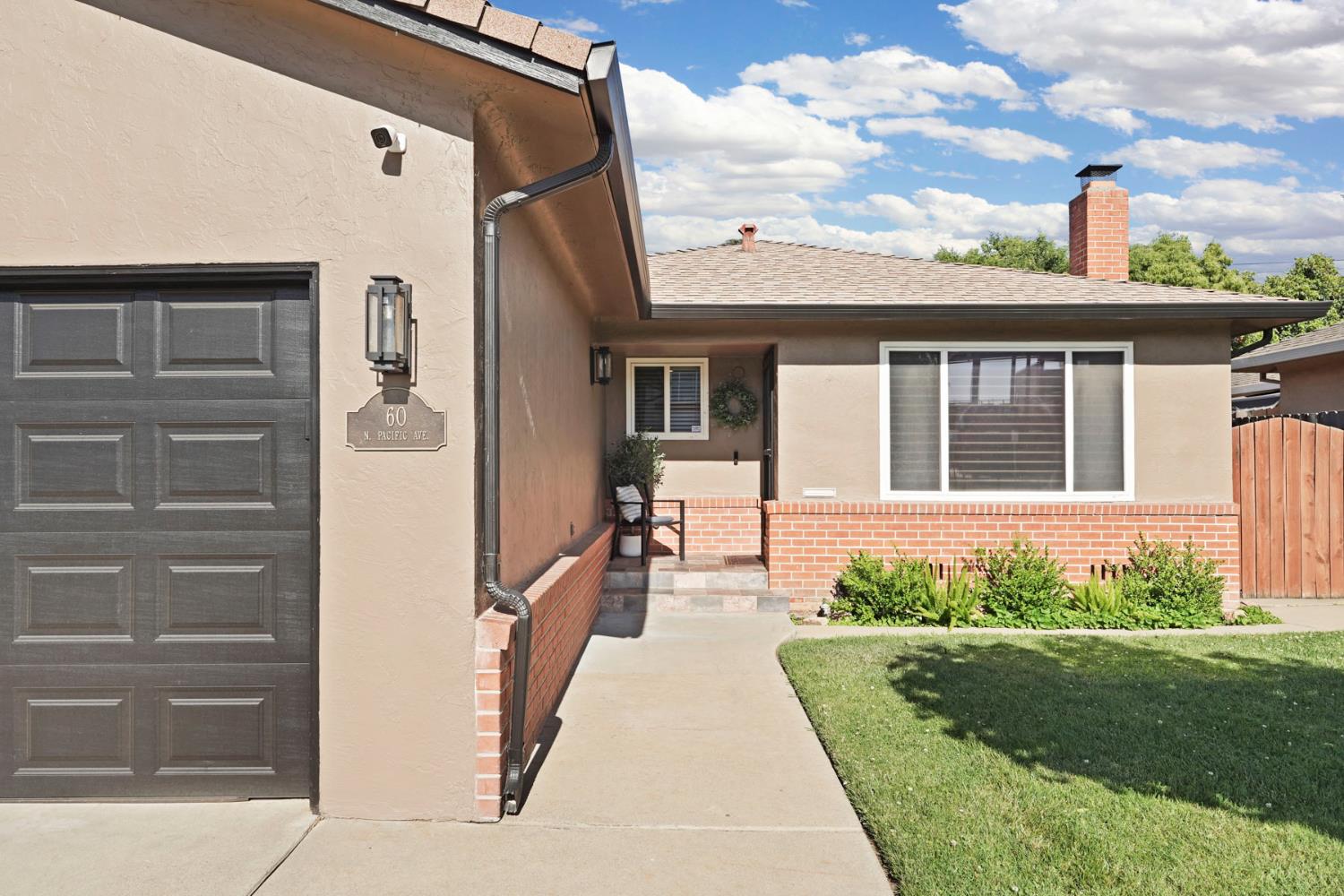 Detail Gallery Image 5 of 39 For 60 N Pacific Ave, Lodi,  CA 95242 - 3 Beds | 2 Baths