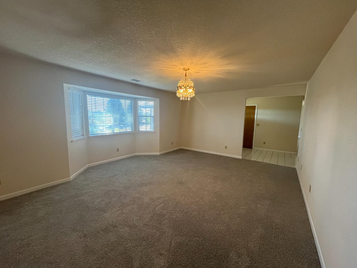 Detail Gallery Image 5 of 24 For 53 S Wallace Lake Dr, Wallace,  CA 95254 - 3 Beds | 2 Baths