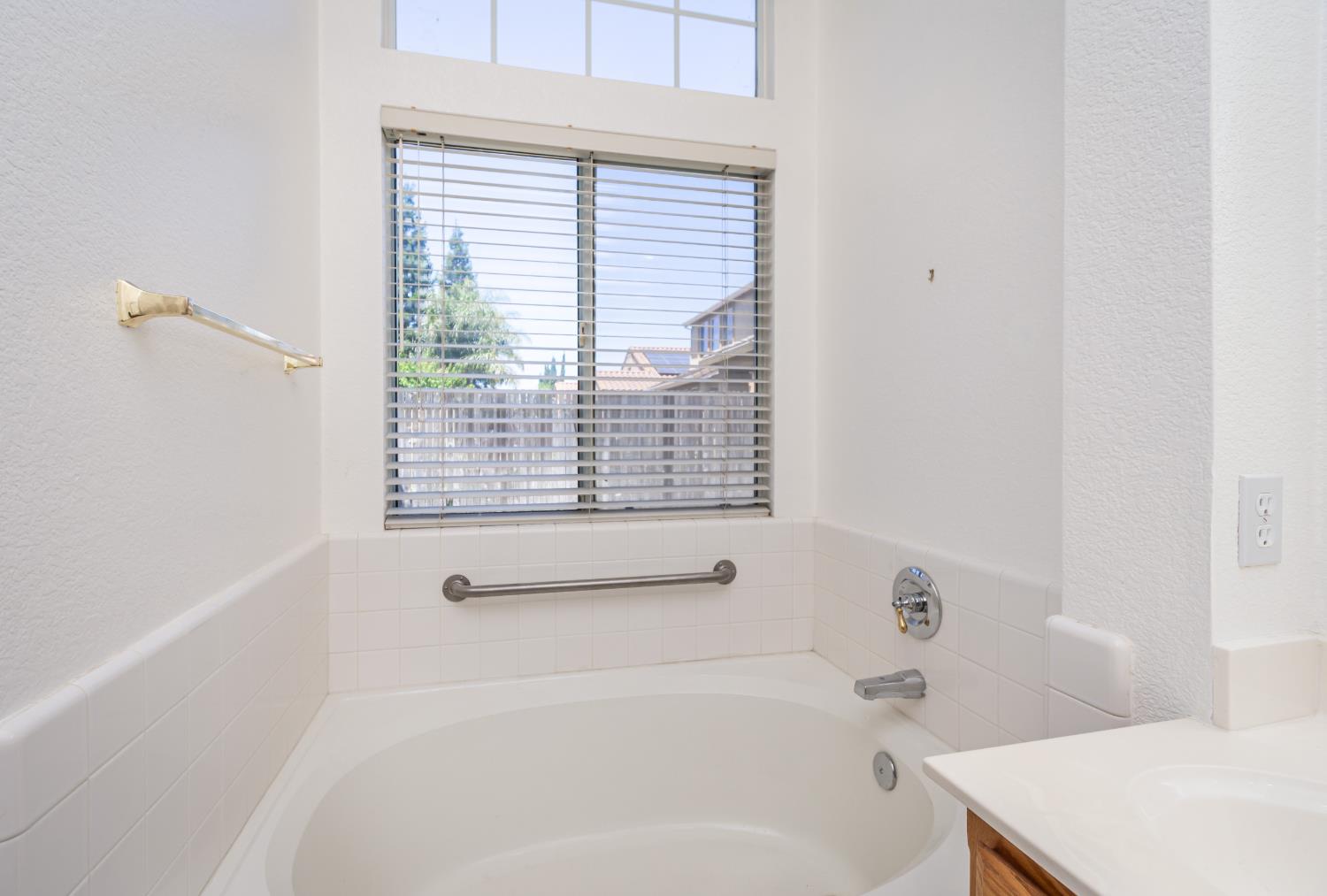 Detail Gallery Image 34 of 48 For 9051 Allenford Pl, Elk Grove,  CA 95624 - 3 Beds | 2 Baths