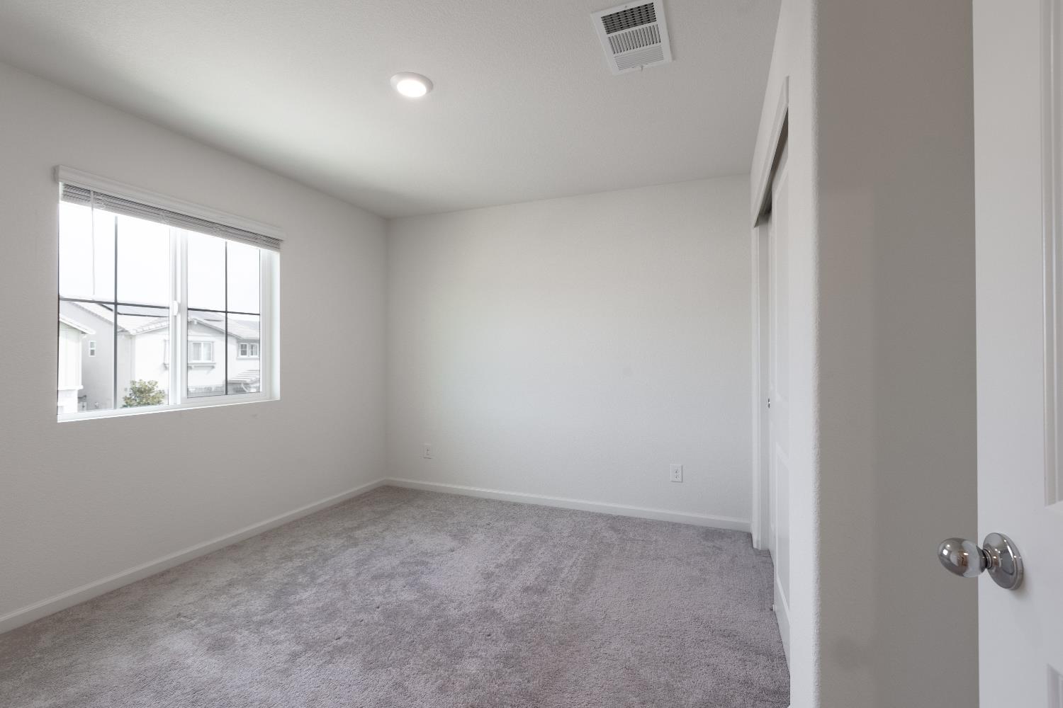 Detail Gallery Image 25 of 26 For 3825 S 3825 Arborhill Way Way, Sacramento,  CA 95834 - 3 Beds | 2/1 Baths
