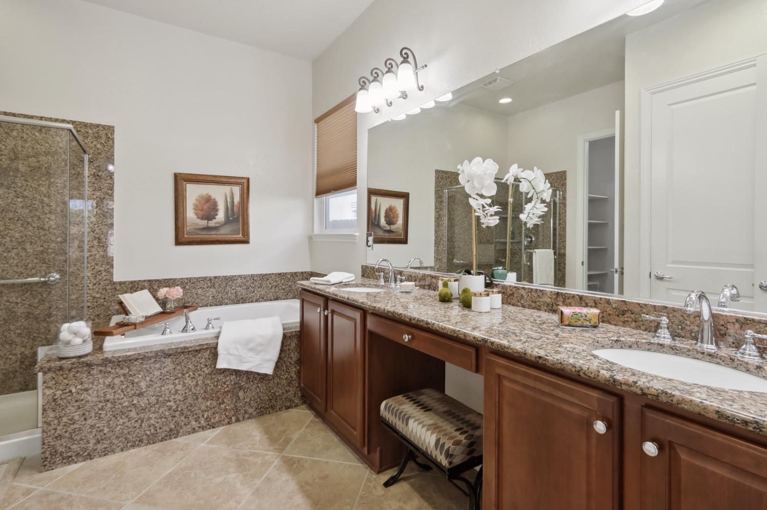 Detail Gallery Image 20 of 43 For 2398 Langtree Dr, Roseville,  CA 95747 - 2 Beds | 2 Baths
