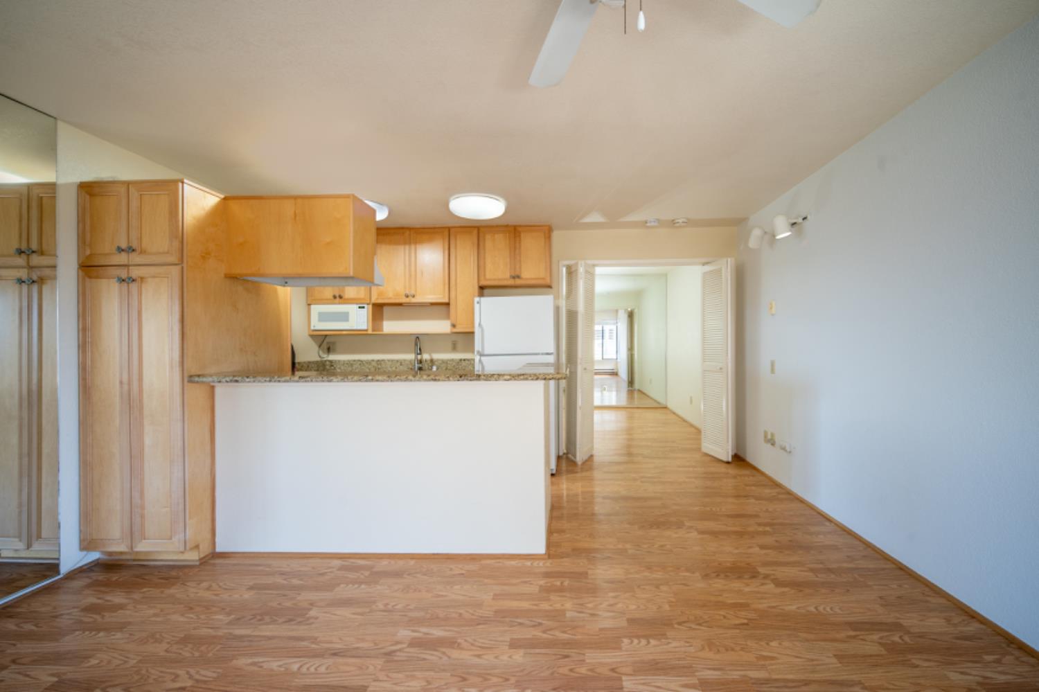 Detail Gallery Image 10 of 16 For 1 Surf Way #108,  Monterey,  CA 93940 - 1 Beds | 1 Baths