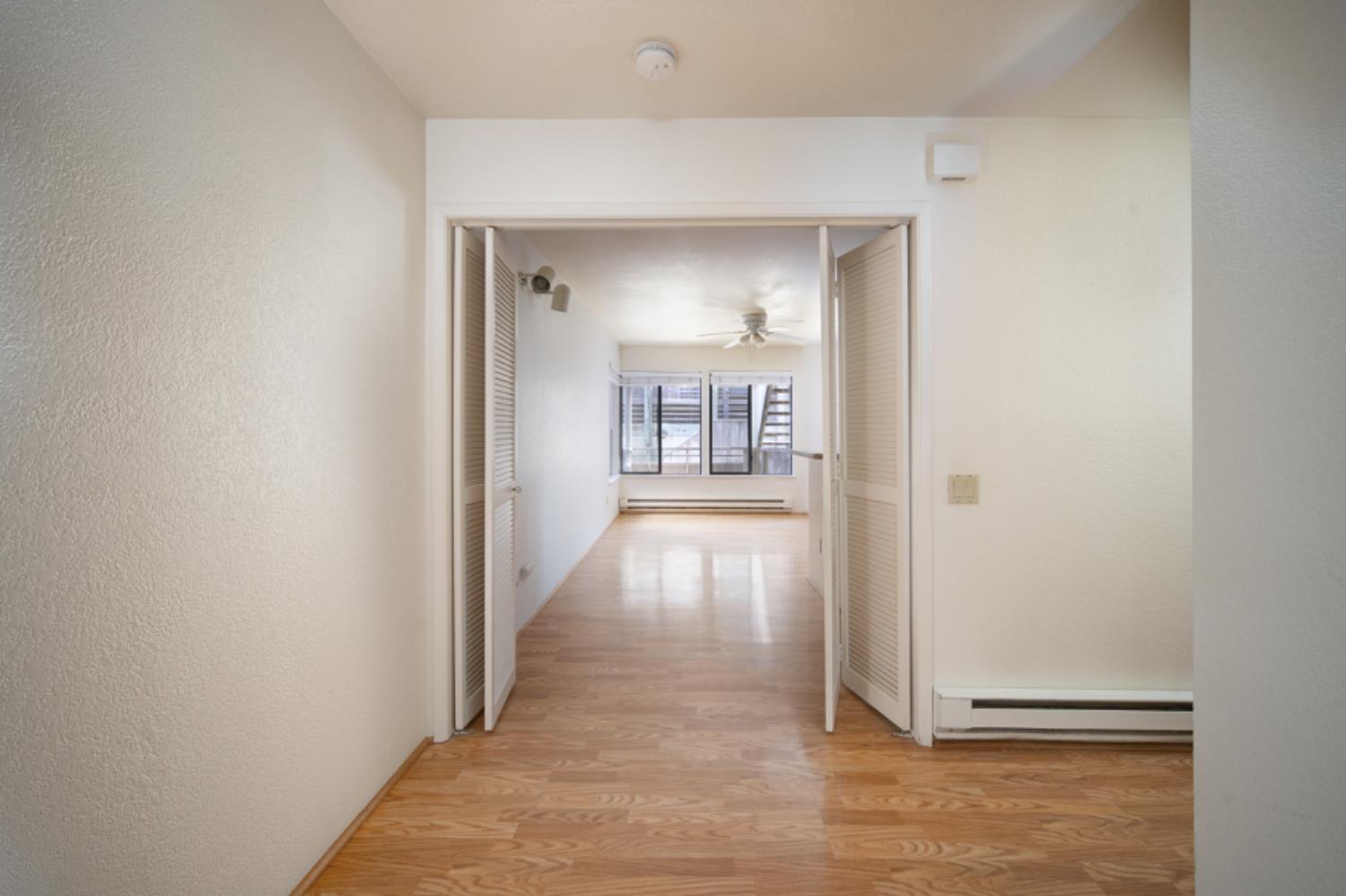 Detail Gallery Image 12 of 16 For 1 Surf Way #108,  Monterey,  CA 93940 - 1 Beds | 1 Baths