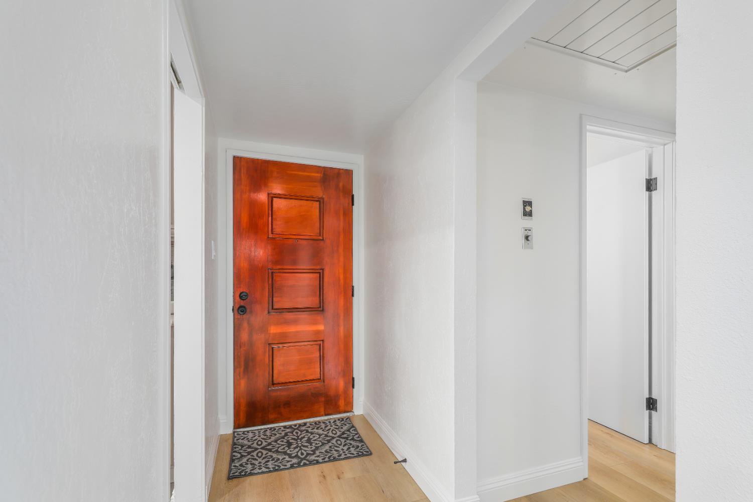 Detail Gallery Image 5 of 40 For 5705 Rickey Drive, Sacramento,  CA 95822 - 3 Beds | 2 Baths