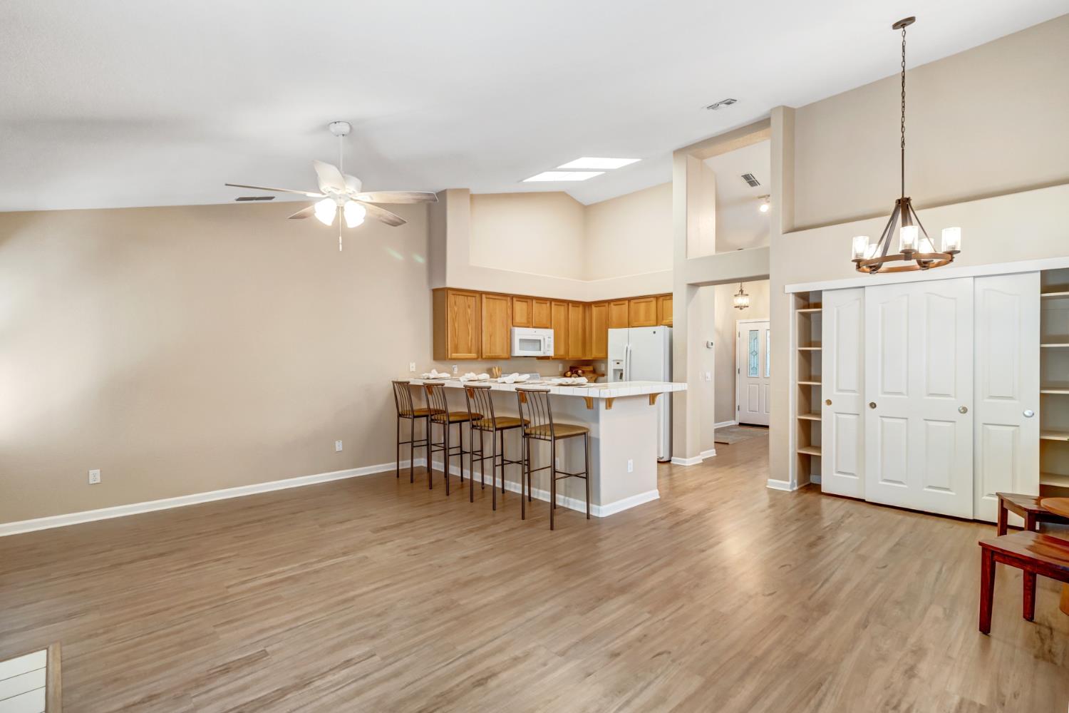 Detail Gallery Image 16 of 47 For 711 Sands Way, Folsom,  CA 95630 - 3 Beds | 2 Baths