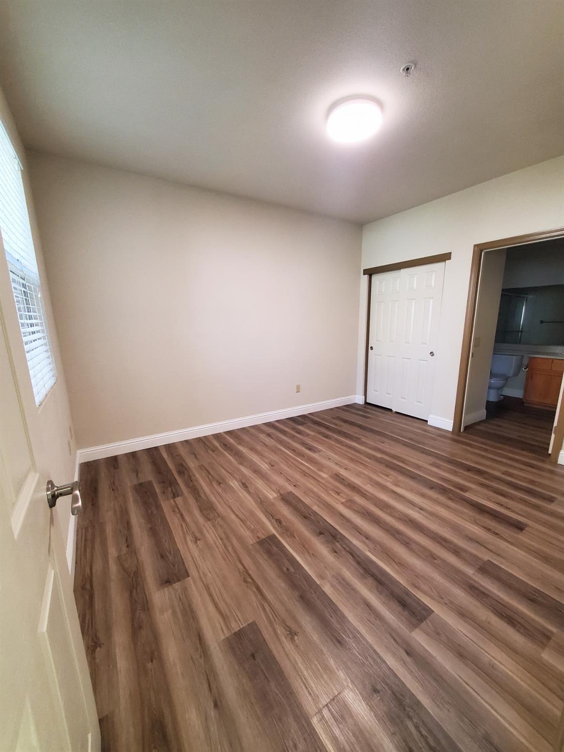 Detail Gallery Image 7 of 13 For 5201 Laguna Oaks Dr #65,  Elk Grove,  CA 95758 - 2 Beds | 2 Baths