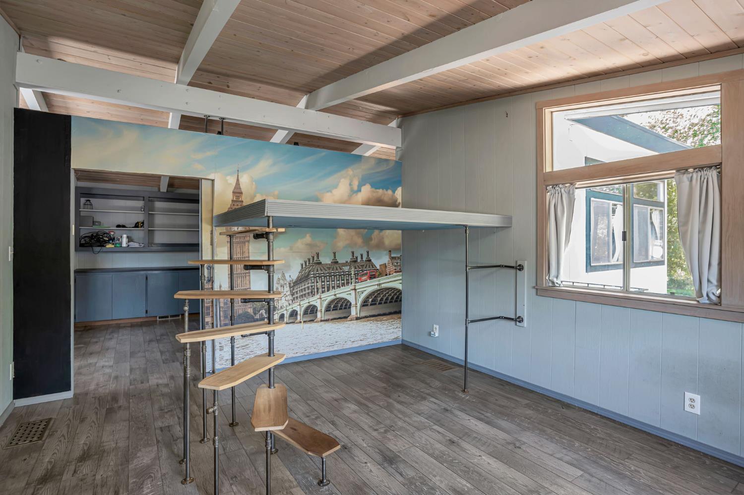 Detail Gallery Image 13 of 28 For 916 B St, Davis,  CA 95616 - 3 Beds | 3 Baths